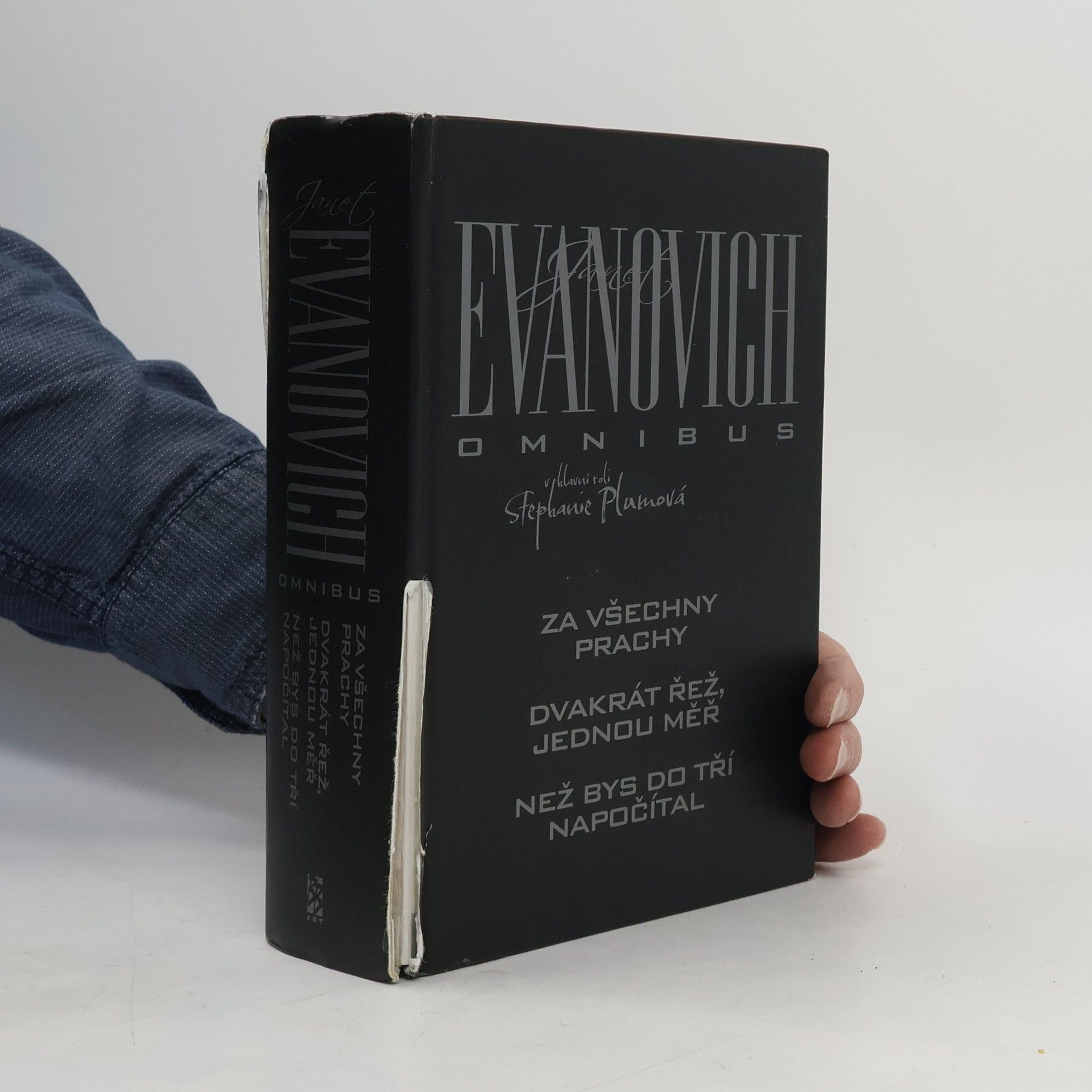 Janet Evanovich Janet Evanovich omnibus. V hlavní roli Stephanie Plumová