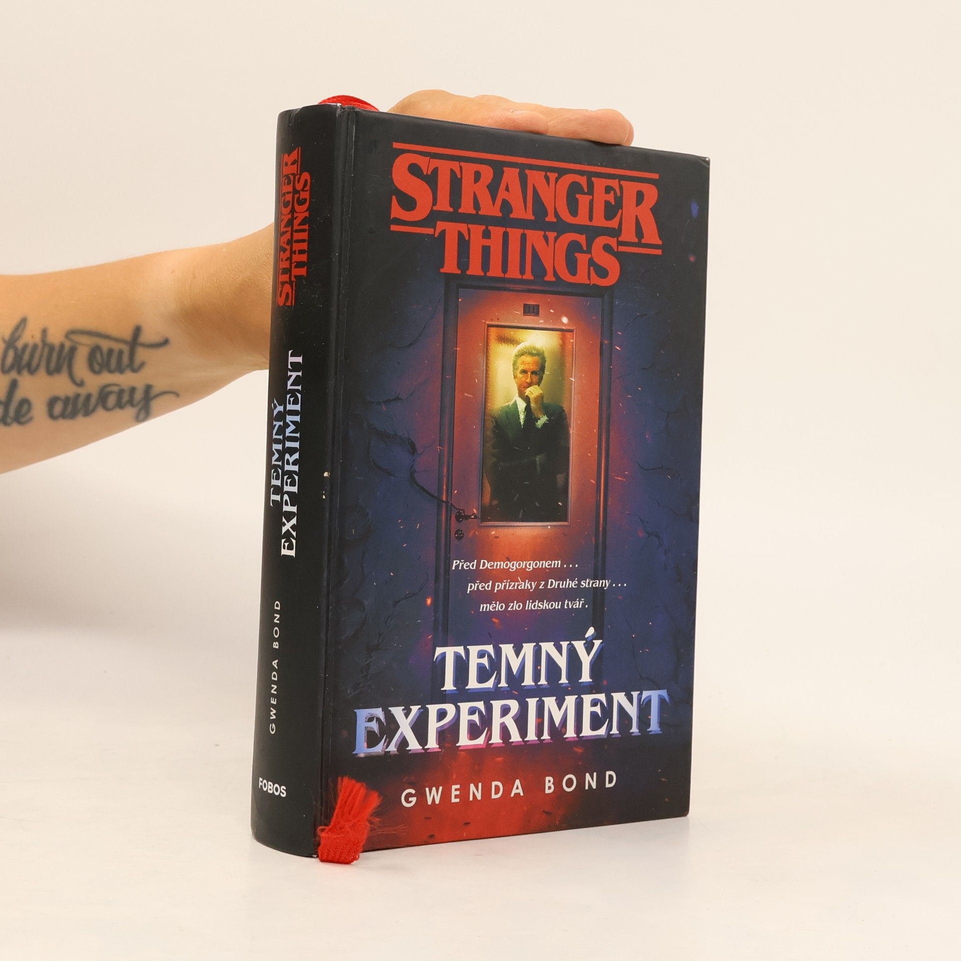 Gwenda Bond Stranger Things. Temný experiment