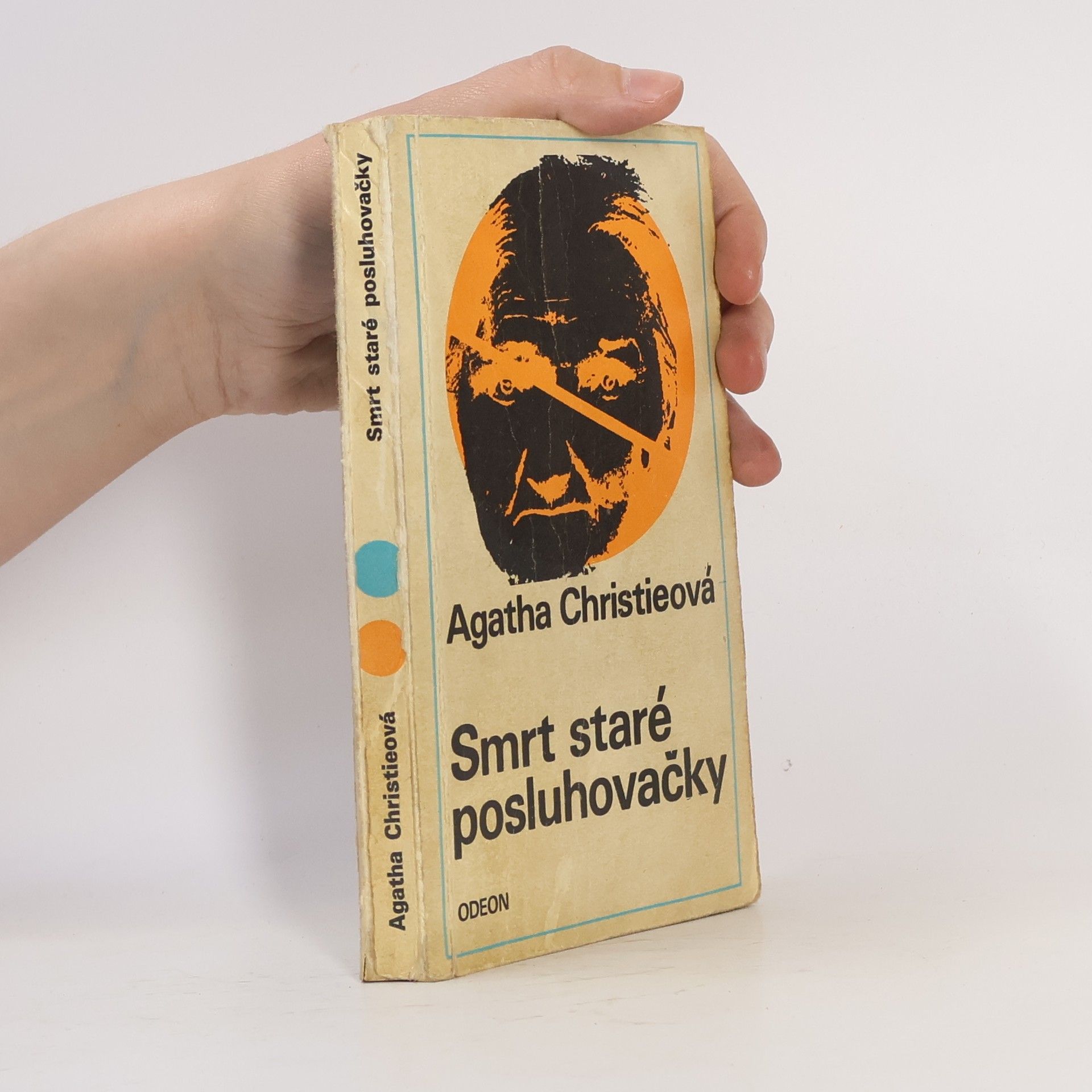 Agatha Christie Smrt staré posluhovačky