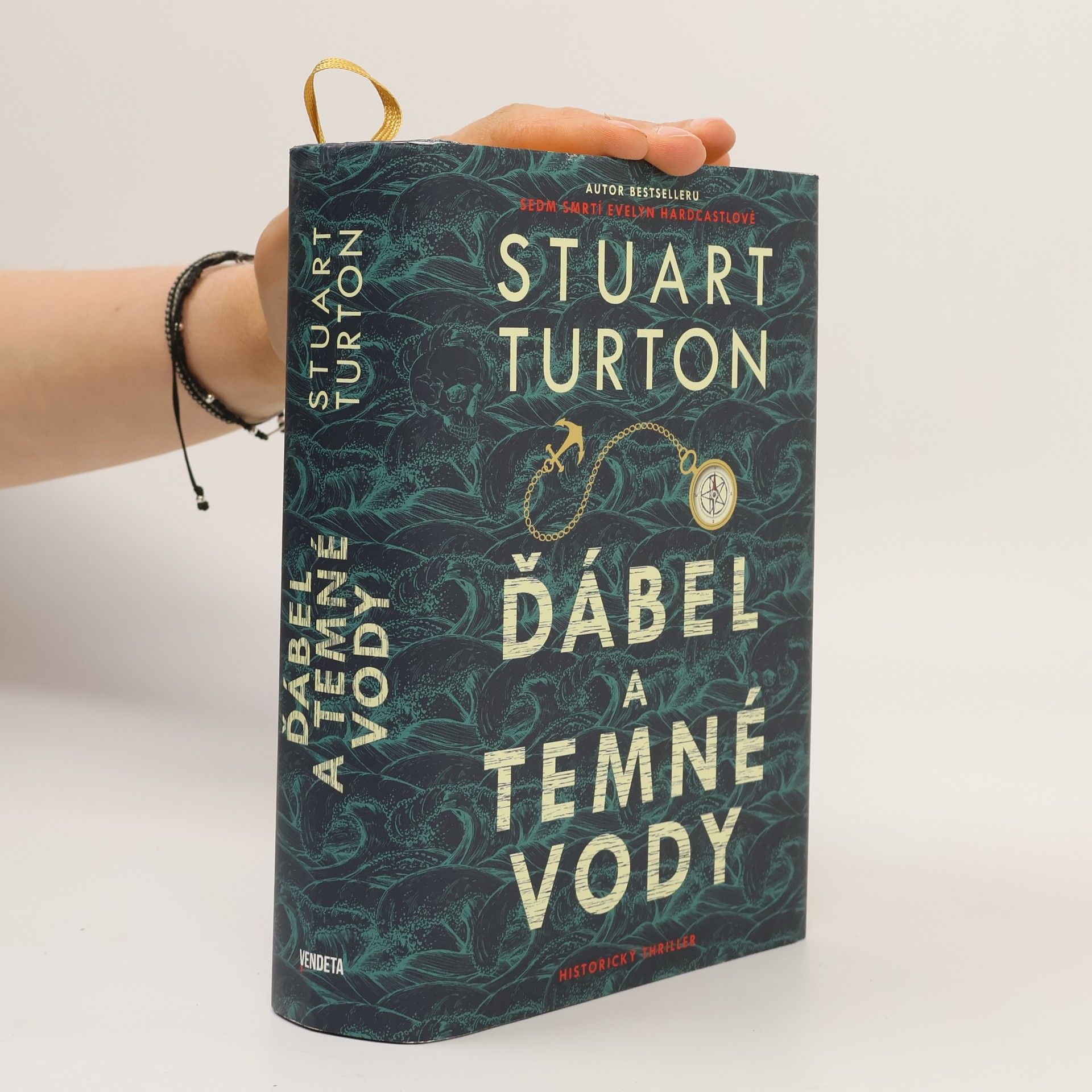 Stuart Turton Ďábel a temné vody