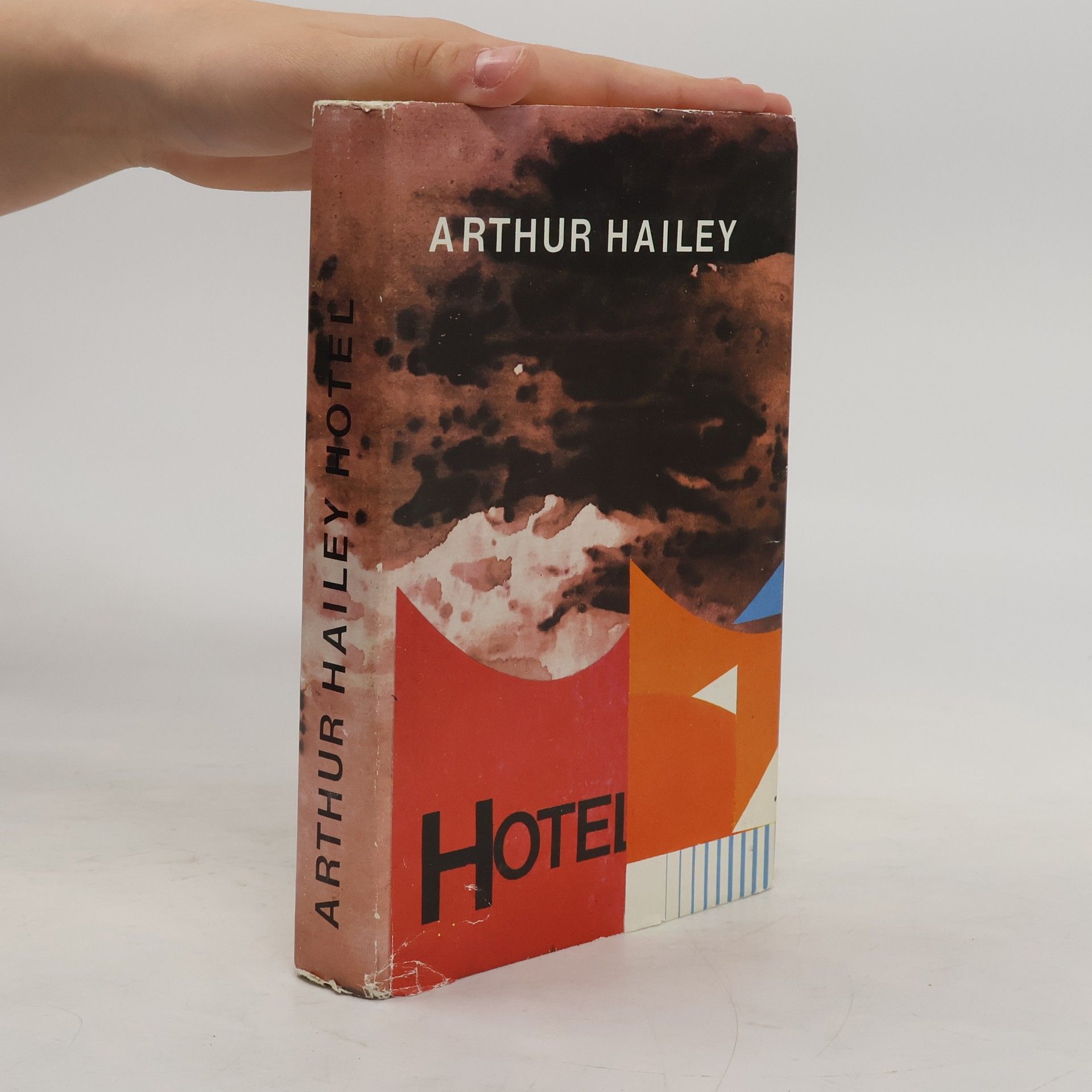 Arthur Hailey Hotel