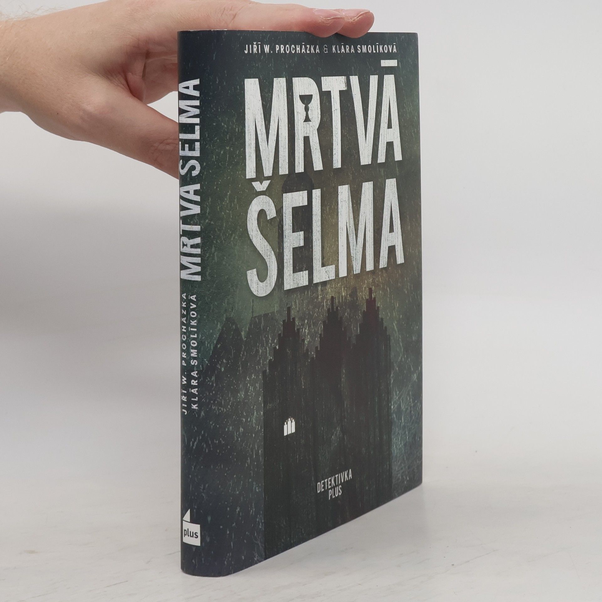 Klára Smolíková Mrtvá šelma. Souřadnice zločinu 1: Tábor
