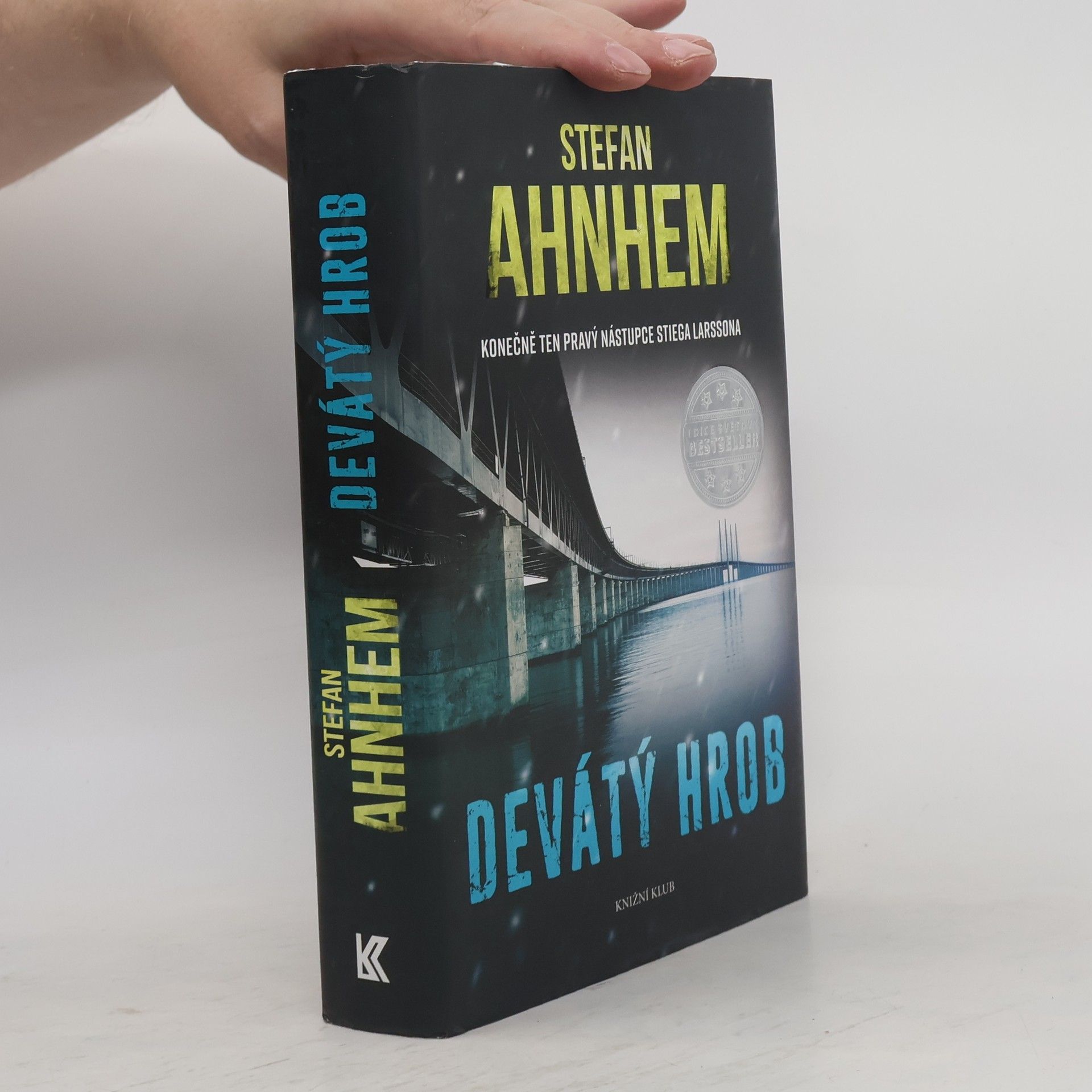 Stefan Ahnhem Devátý hrob