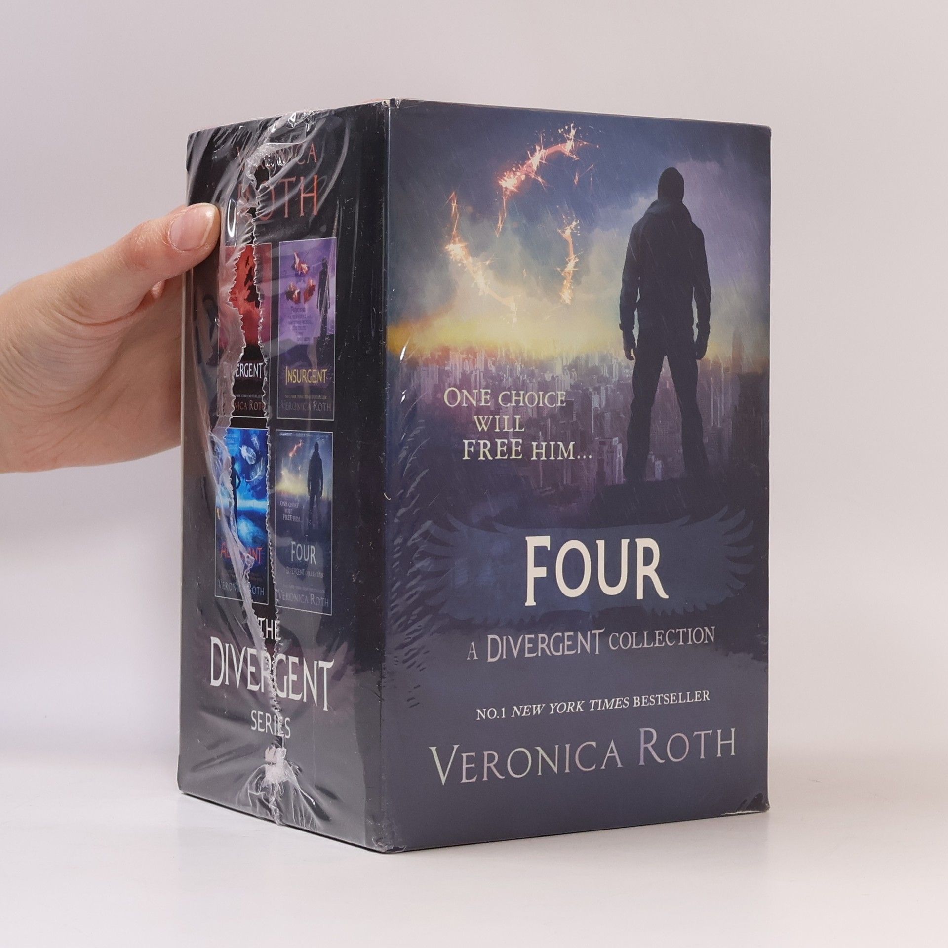 Veronica Roth Divergent Series Boxed Set (Books 1-4)