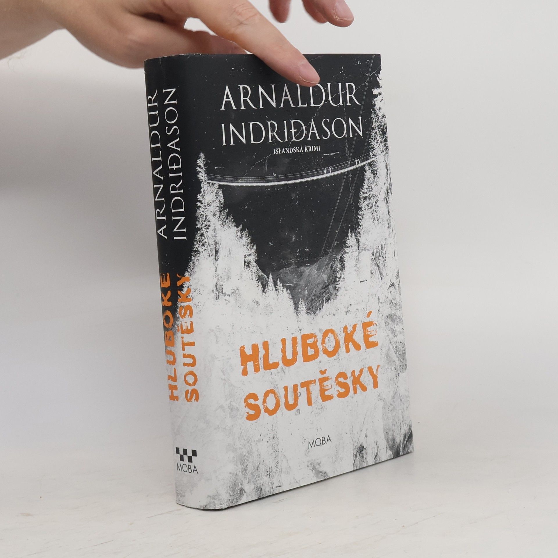 Arnaldur Indriðason Hluboké soutěsky