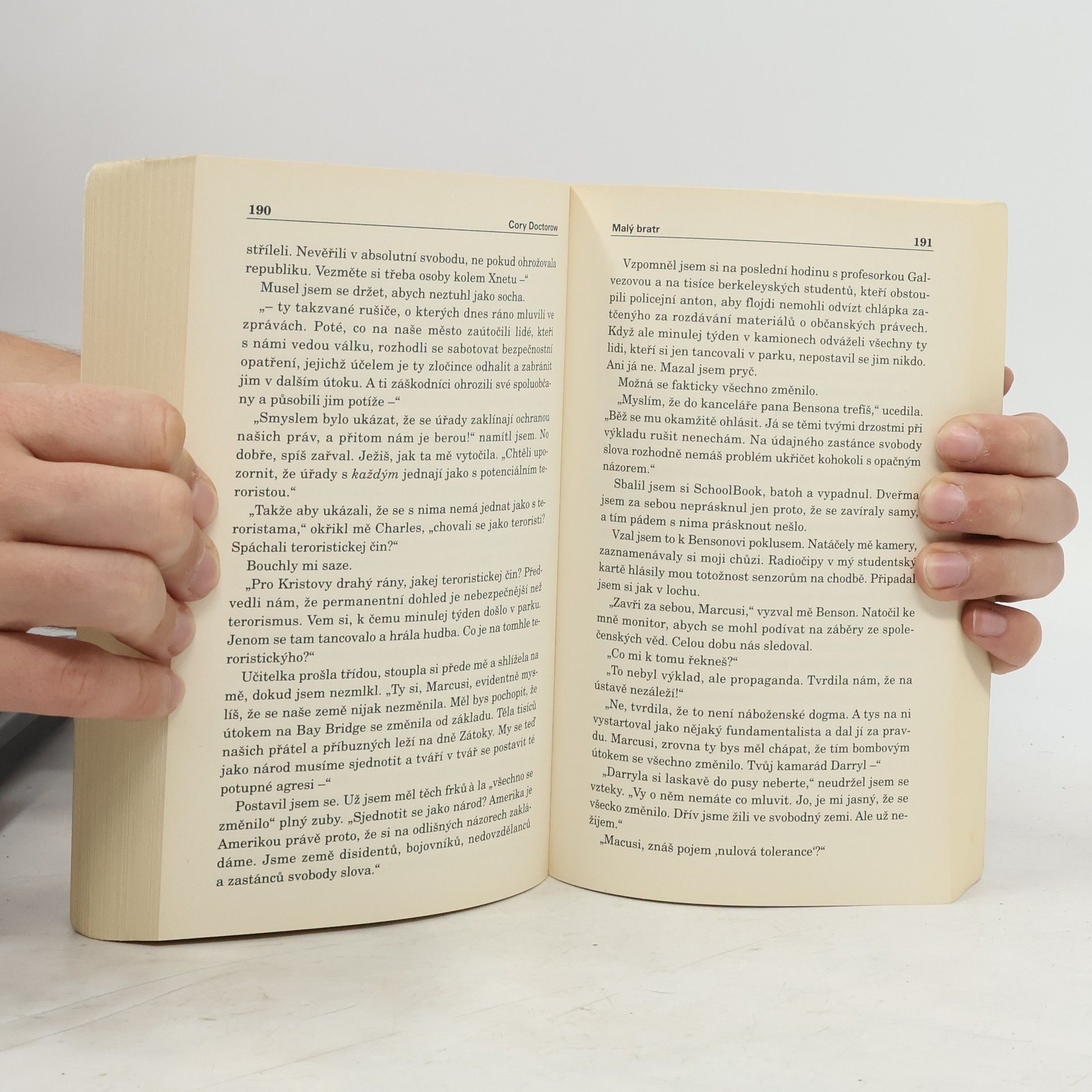 Cory Doctorow Malý bratr