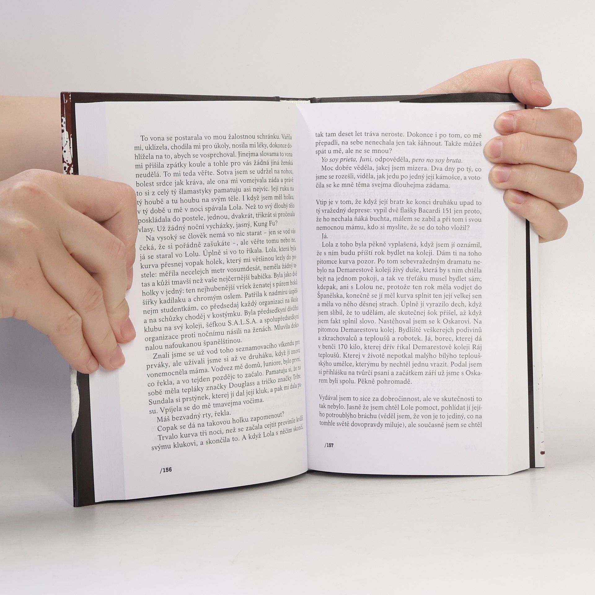 Junot Díaz Krátký, leč divuplný život Oskara Wajda