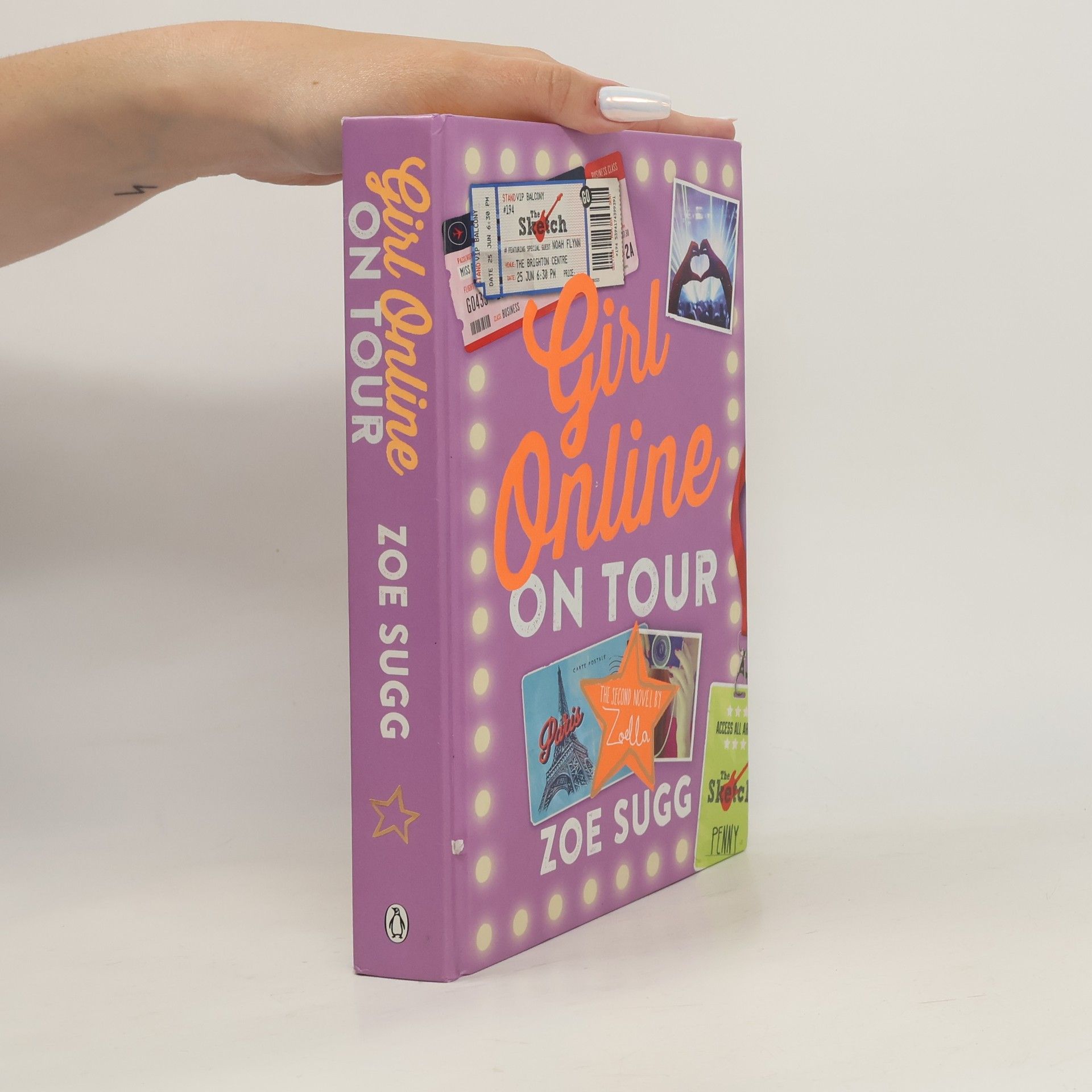 Zoe Sugg Girl online. On tour