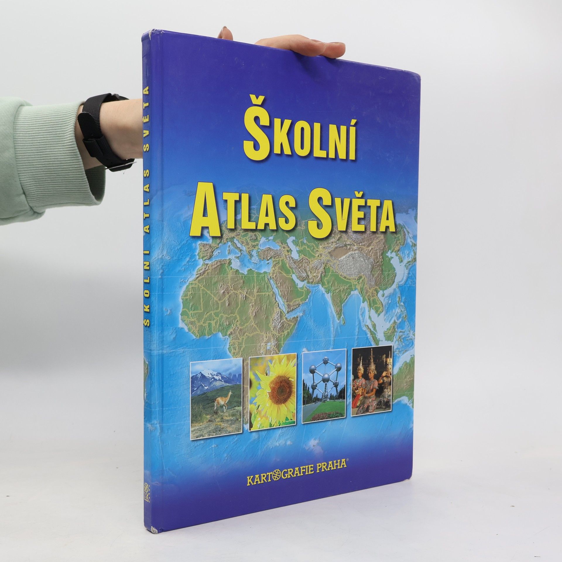 Autores varios Školní atlas světa
