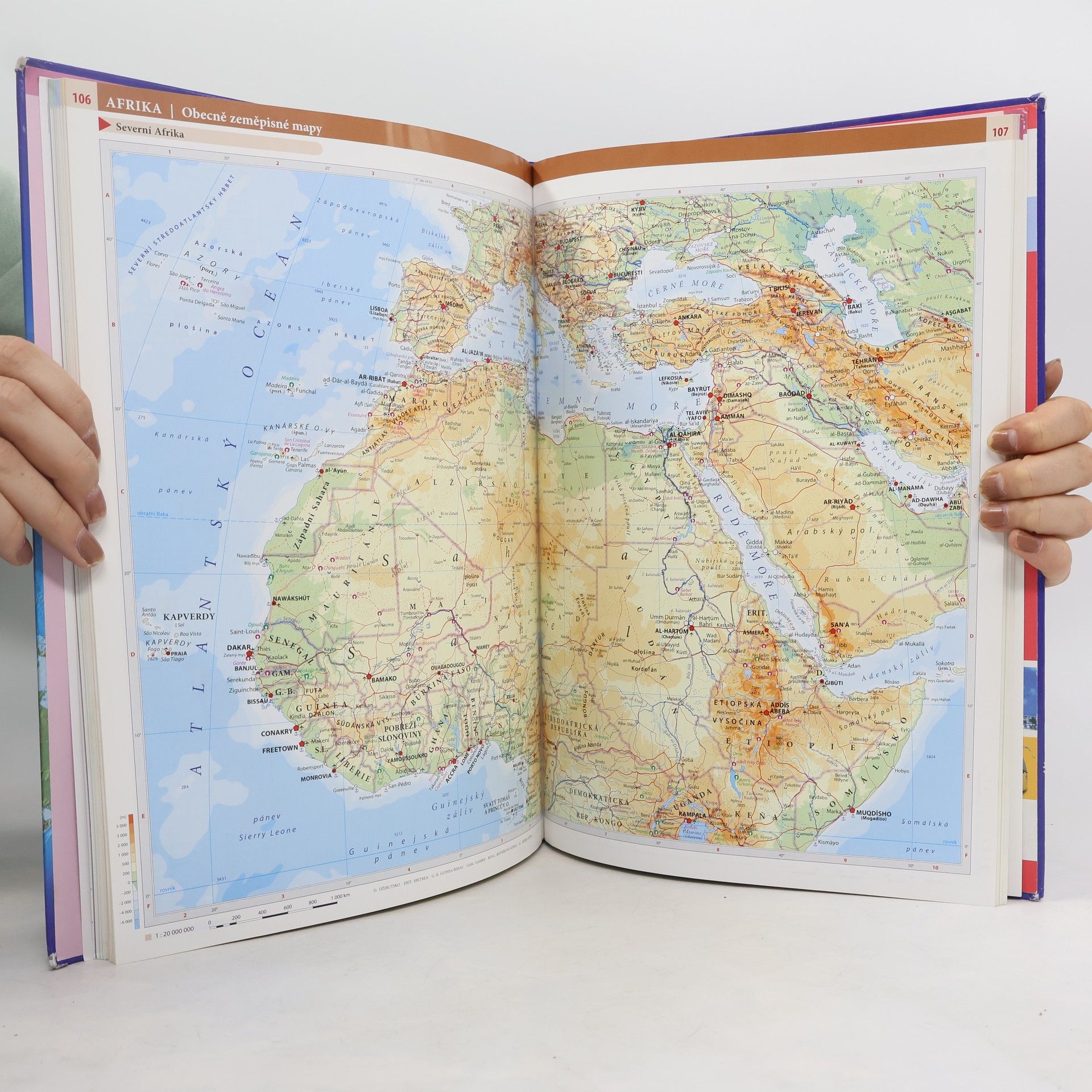 Autores varios Školní atlas světa