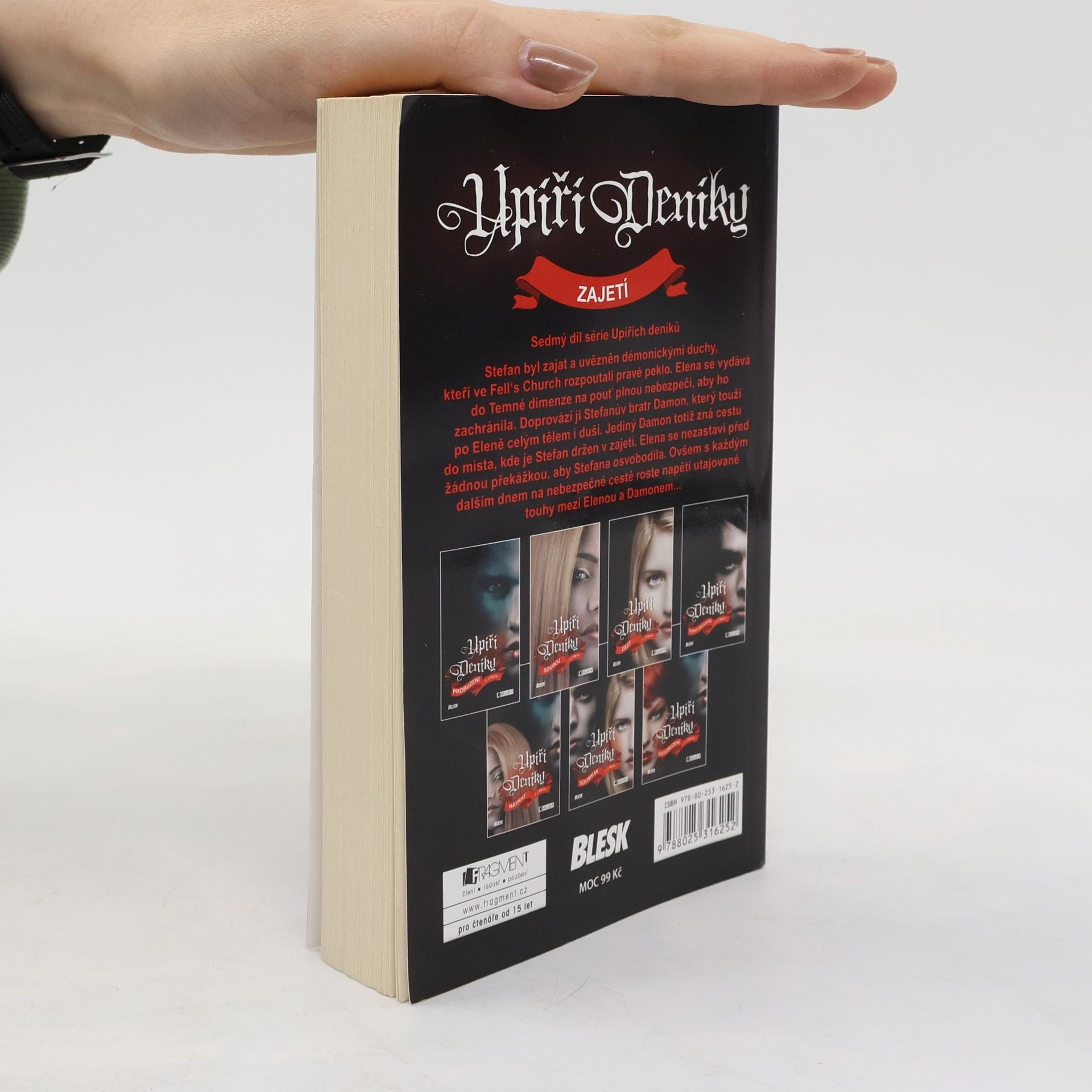 L. J. Smith Upíří deníky. Zajetí. 7. díl