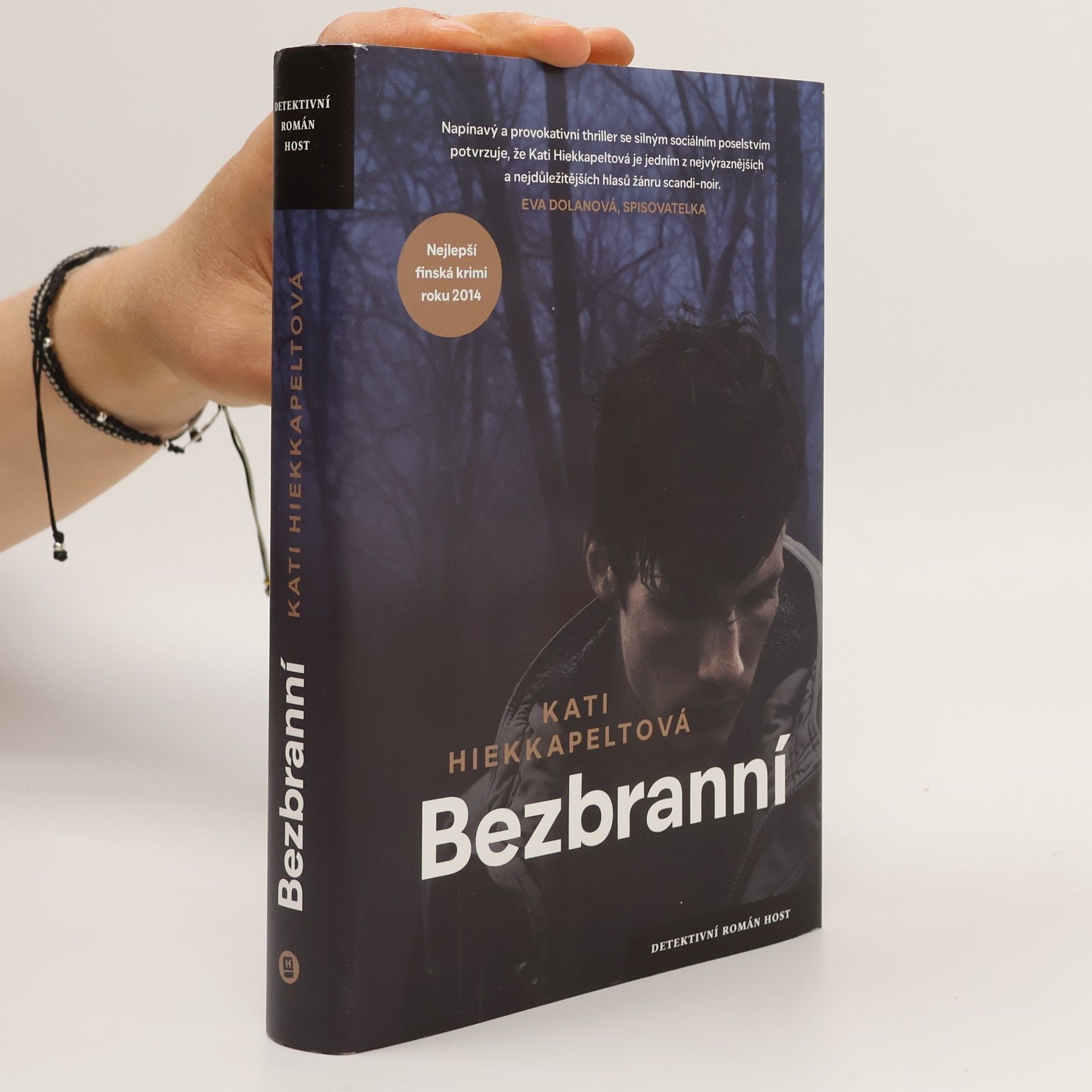 Kati Hiekkapelto Bezbranní