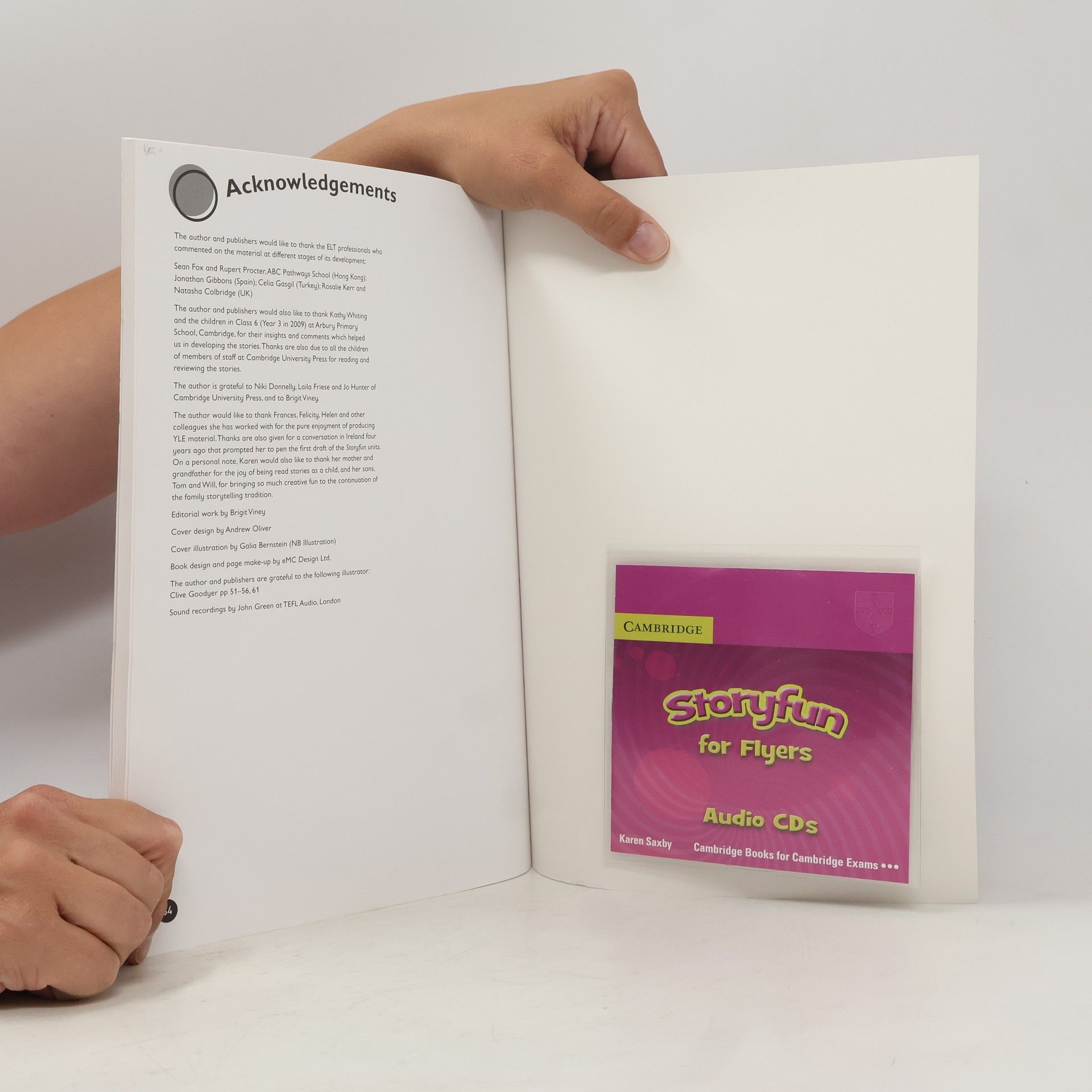 Karen Saxby Cambridge Storyfun for Flyers Teacher's Book with Audio CDs (2)