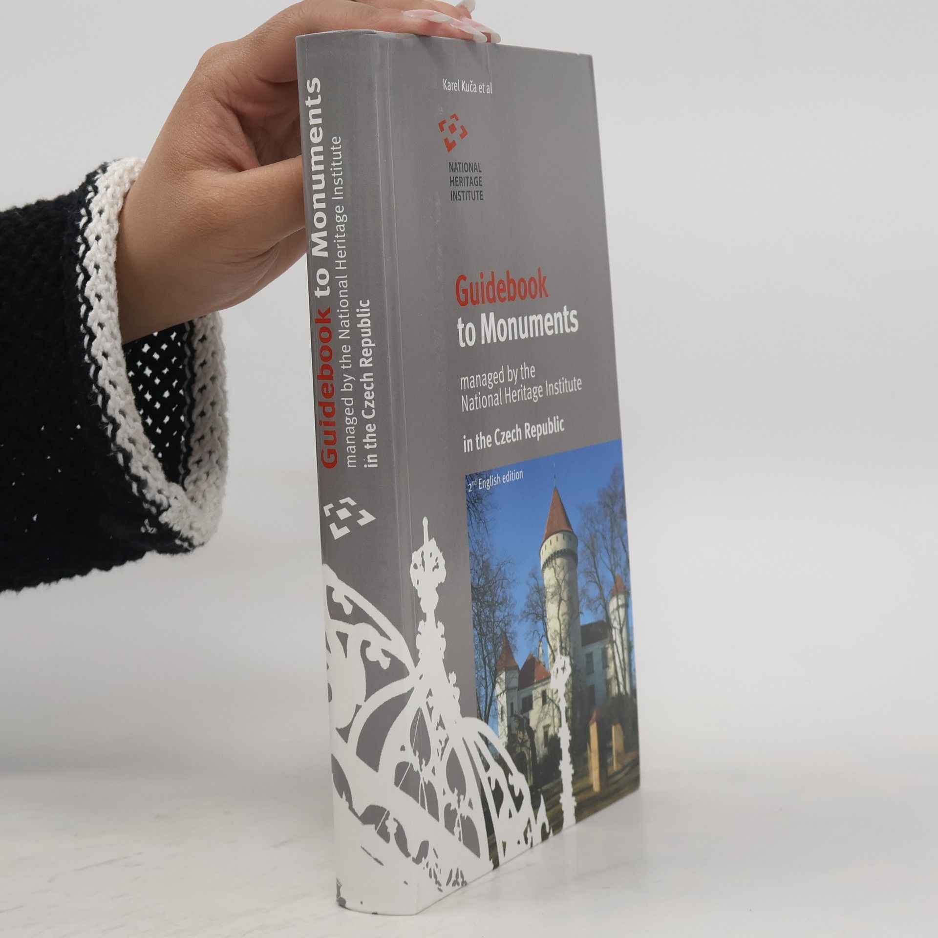 Harriet Landseer Guidebook to monuments : managed by the National Heritage Institute in the Czech Republic