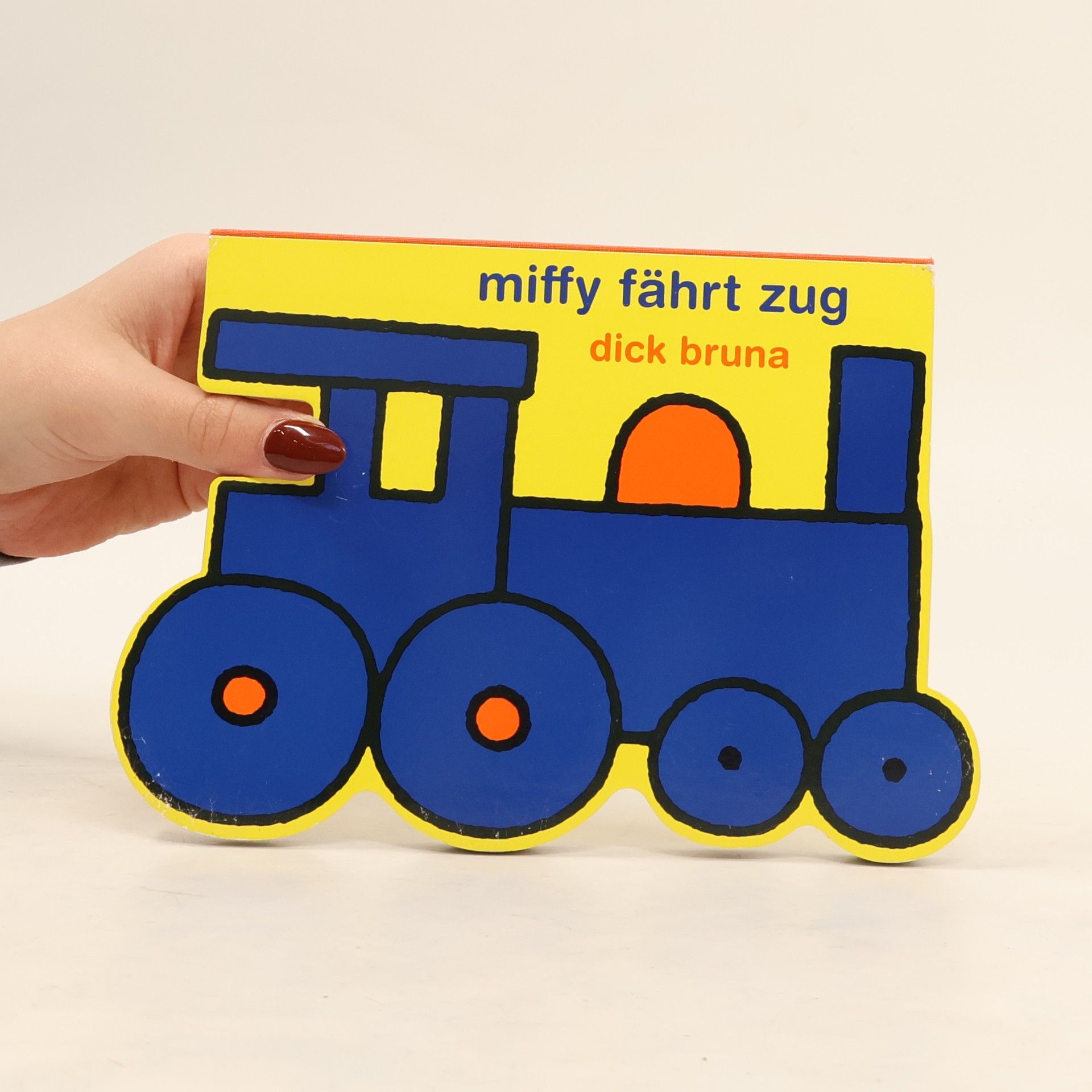 Dick Bruna Miffy fährt Zug