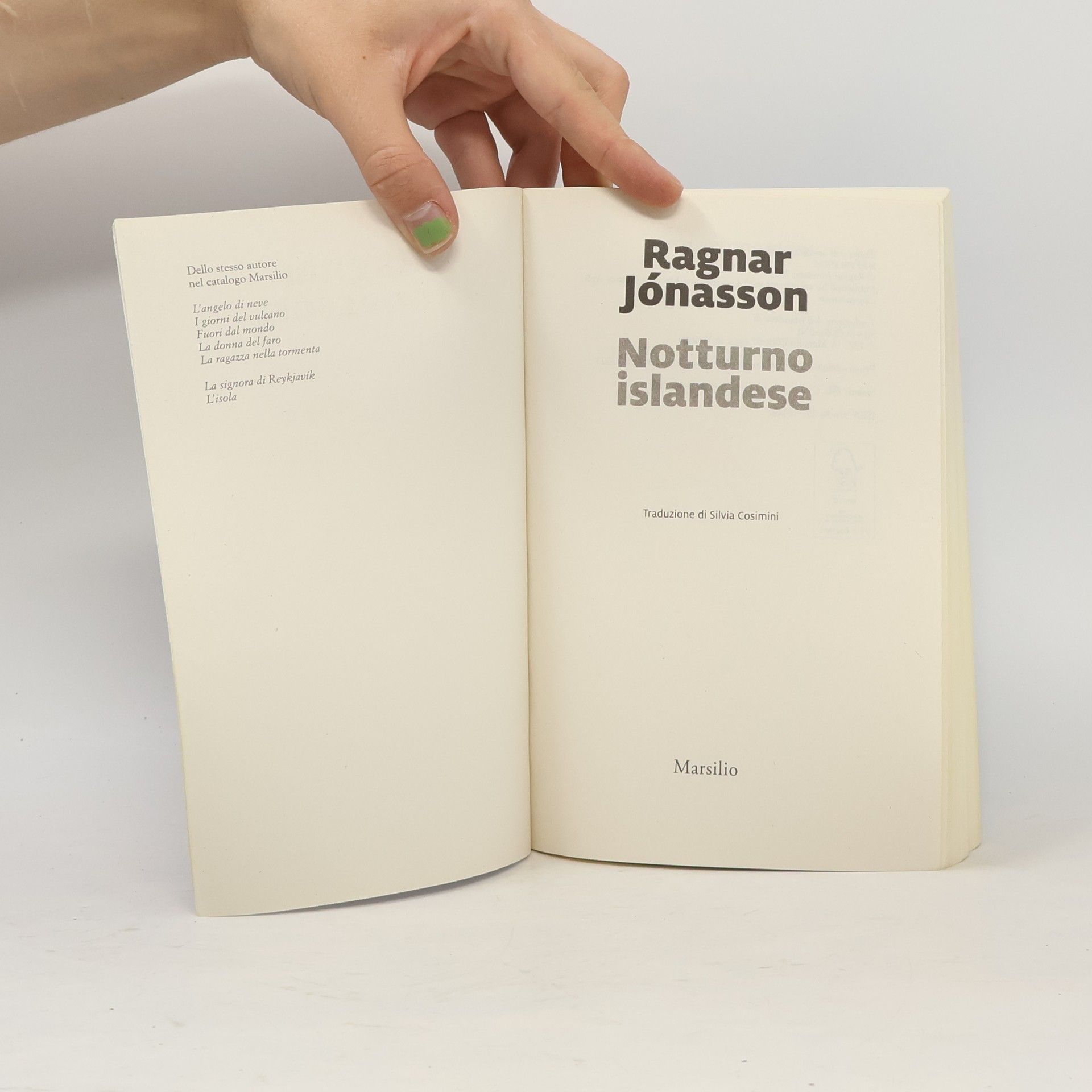 Ragnar Jónasson Universale economica Feltrinelli. Extra: Notturno islandese