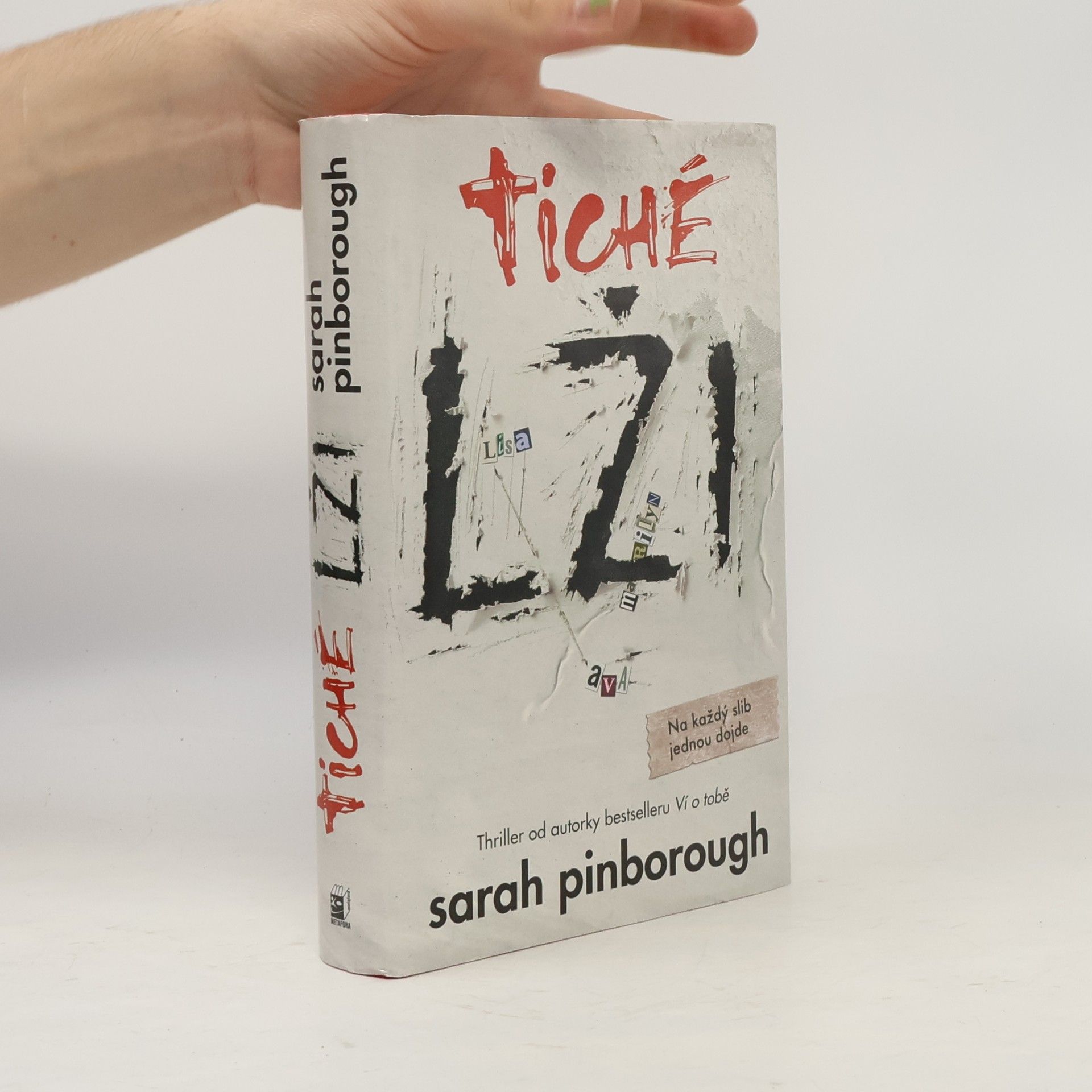 Sarah Pinborough Tiché lži