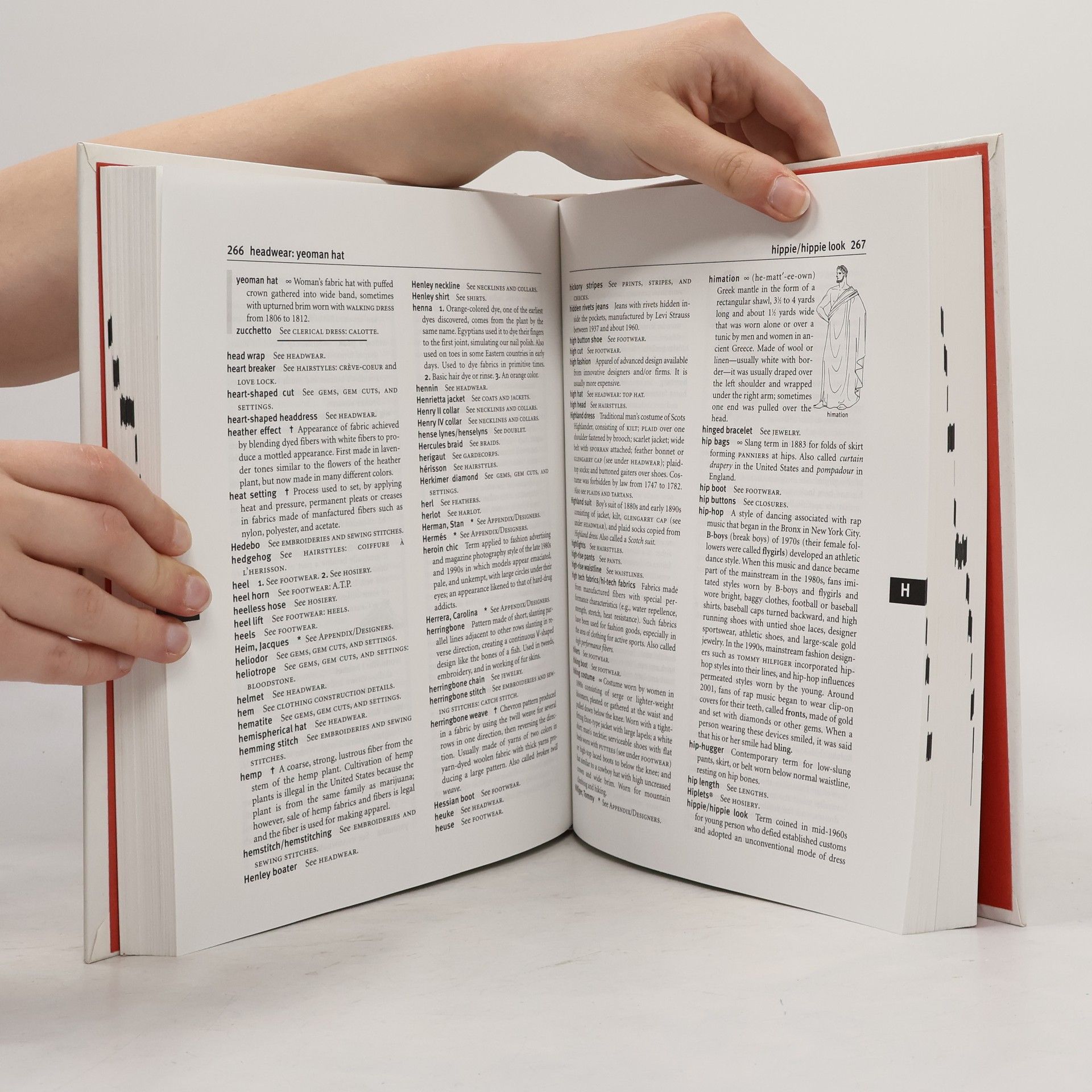 Phyllis G. Tortora The Fairchild Dictionary of Fashion - Third Edition