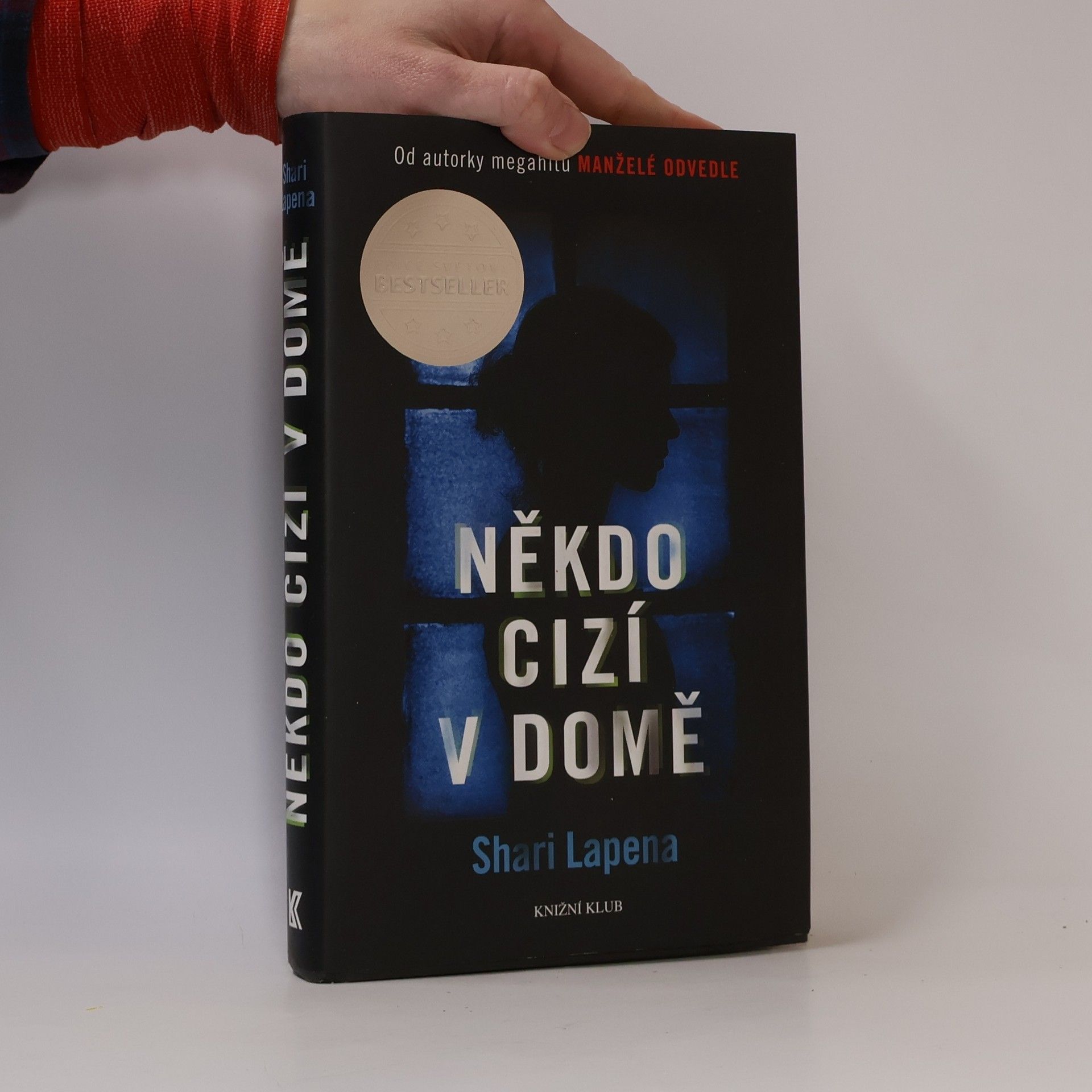 Shari Lapena Někdo cizí v domě