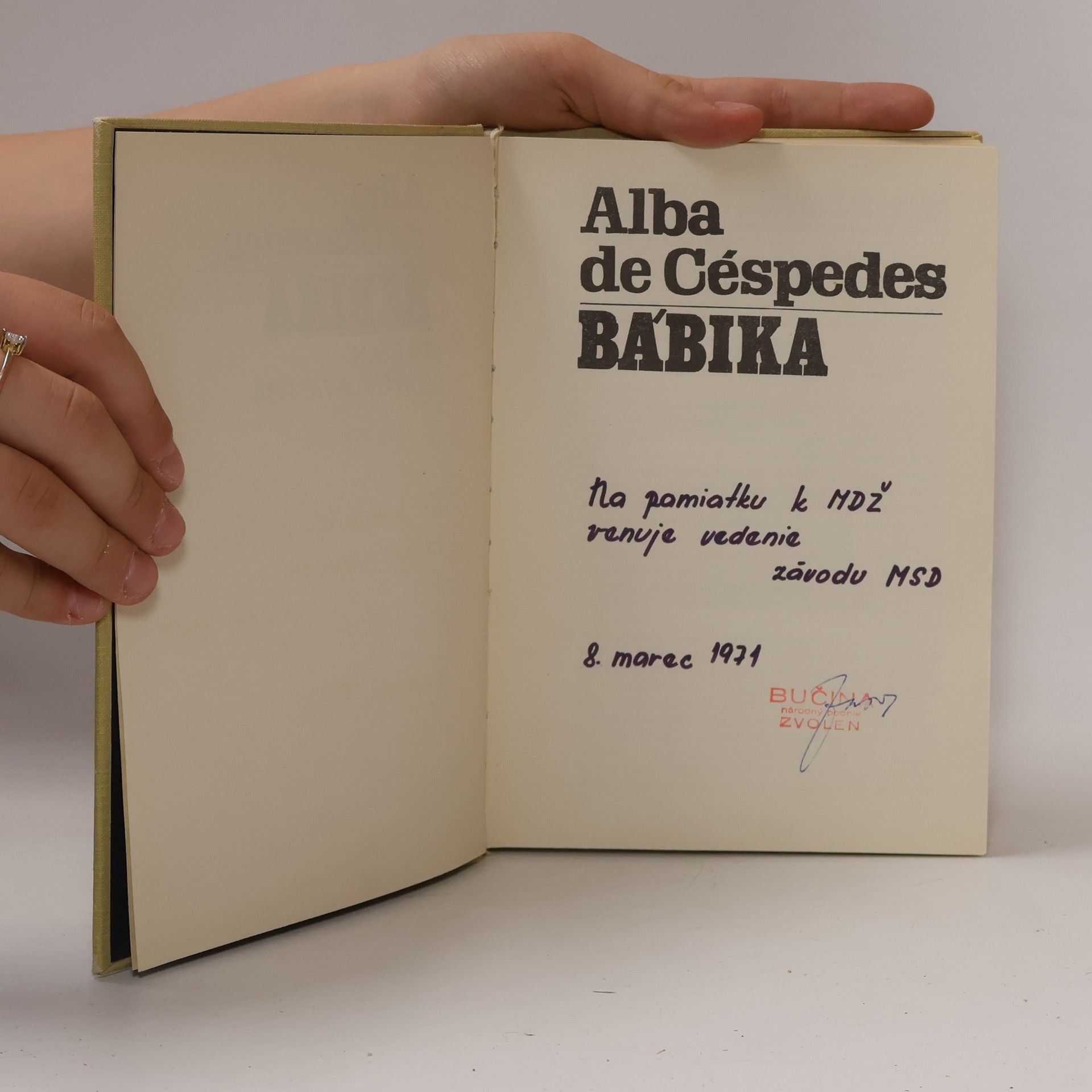 Alba De Céspedes Bábika