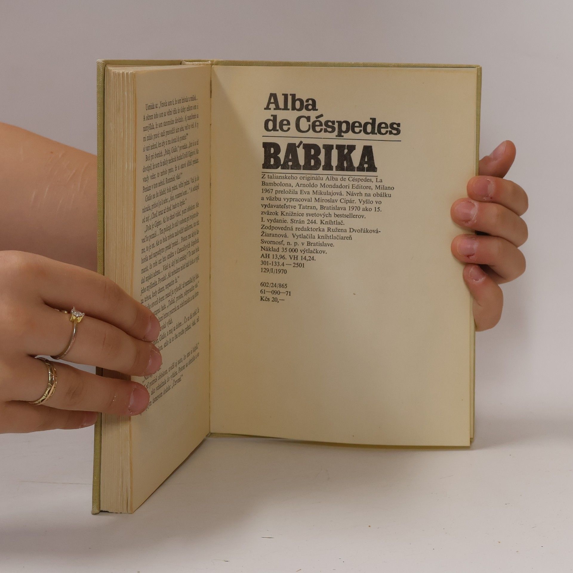 Alba De Céspedes Bábika