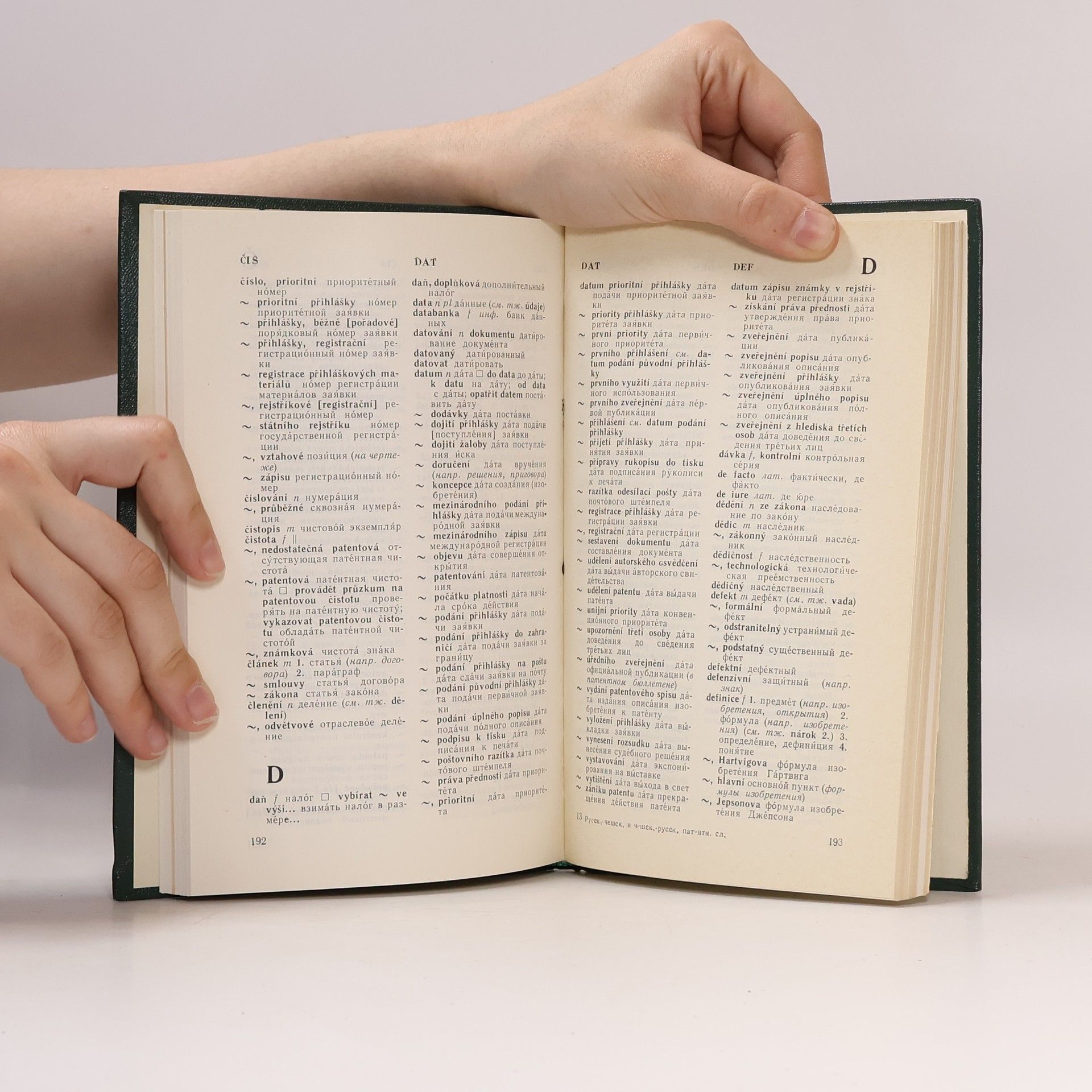 Autorenkollektiv Rusko-český a česko-ruský patentový slovník