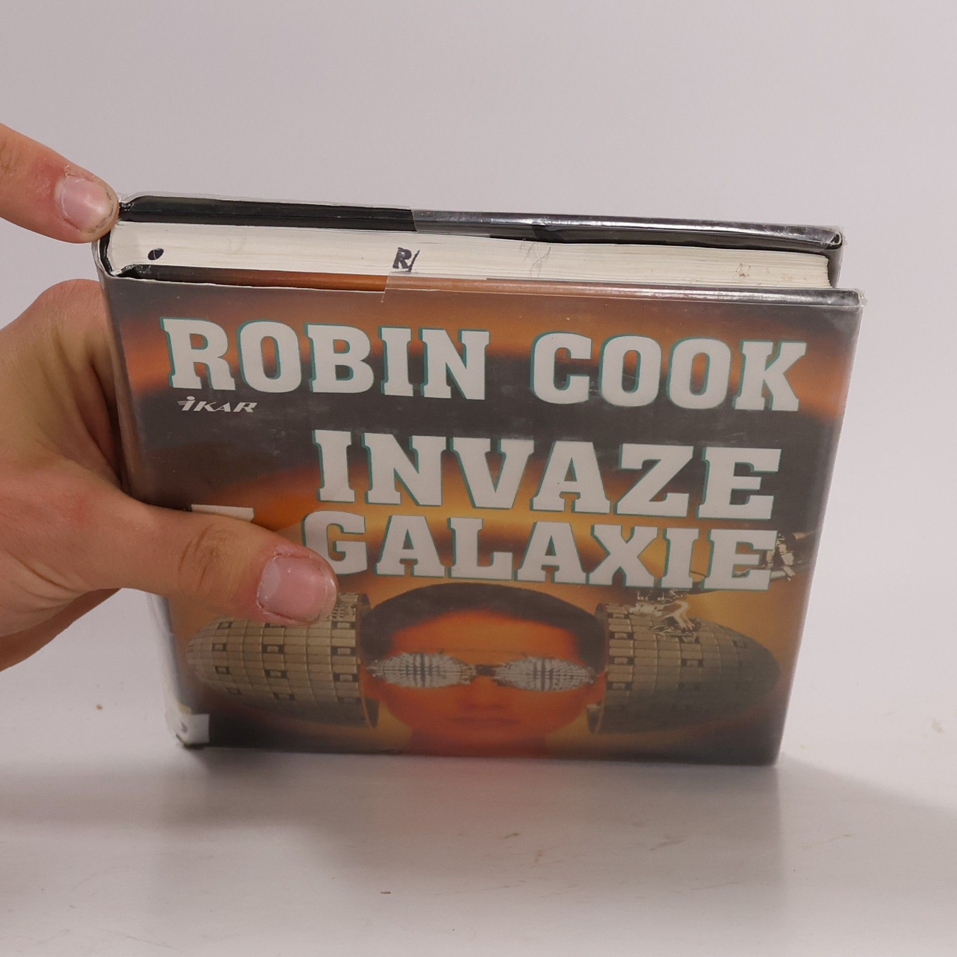 Robin Cook Invaze z galaxie