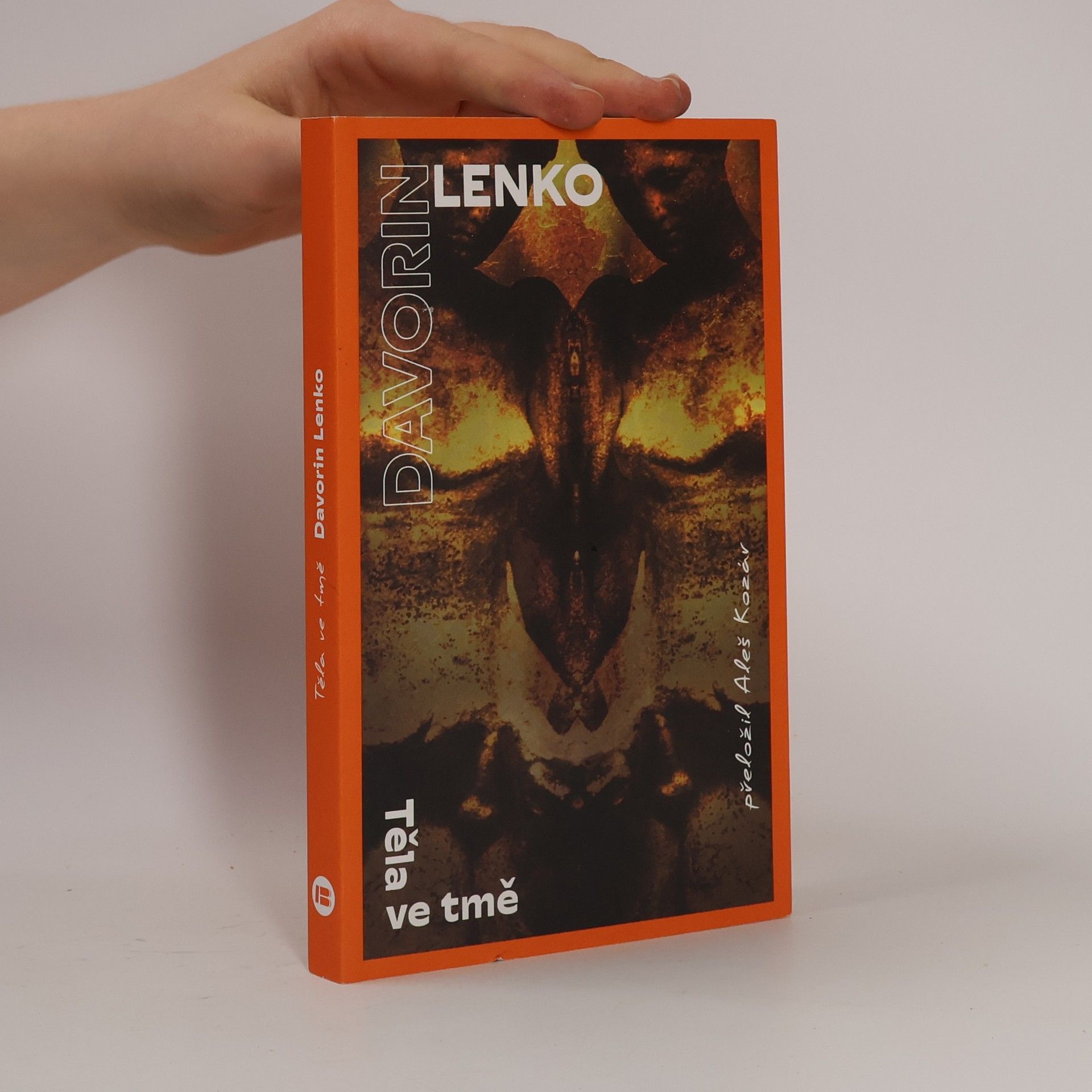Davorin Lenko Těla ve tmě