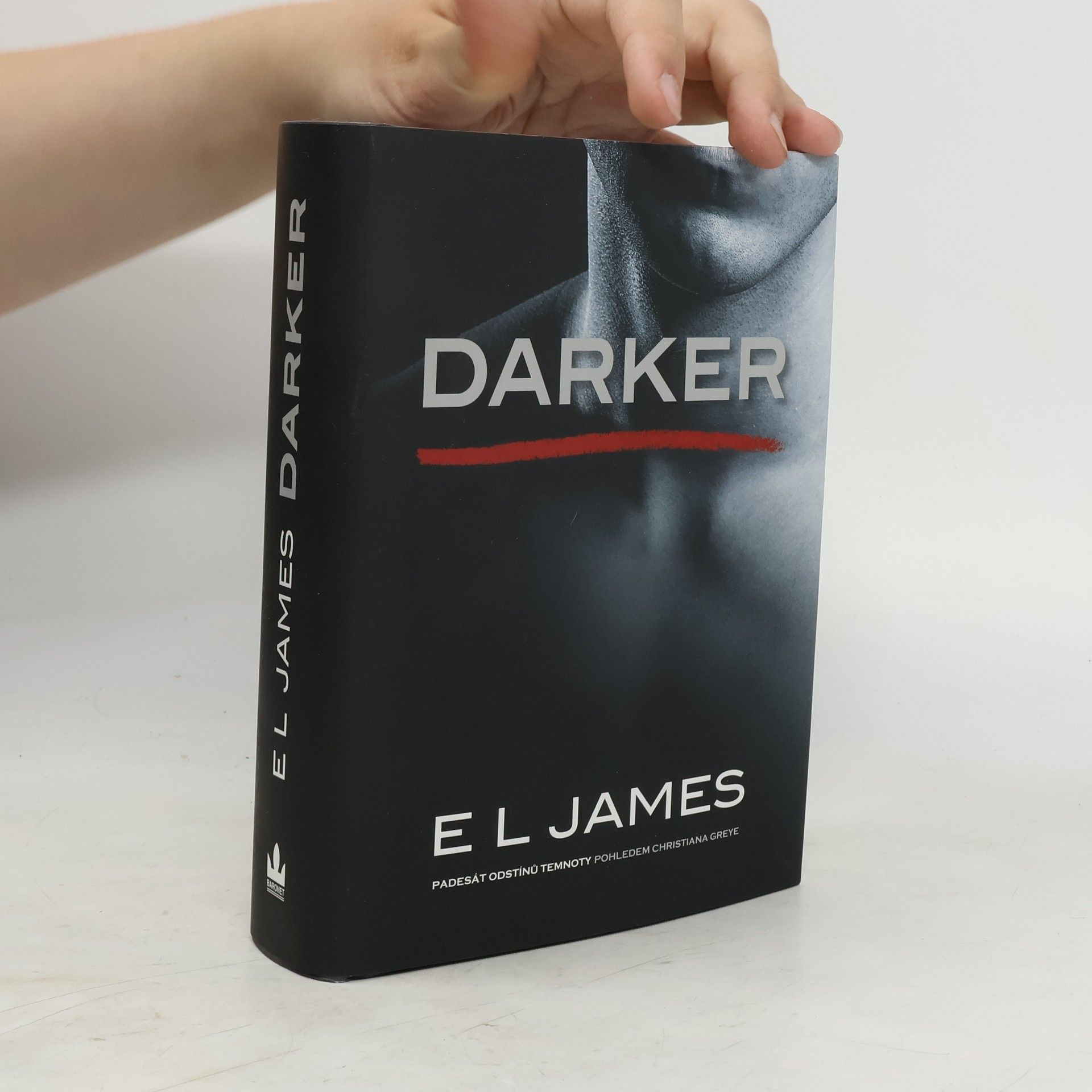 Darker. Padesát odstínů temnoty pohledem Christiana Greye