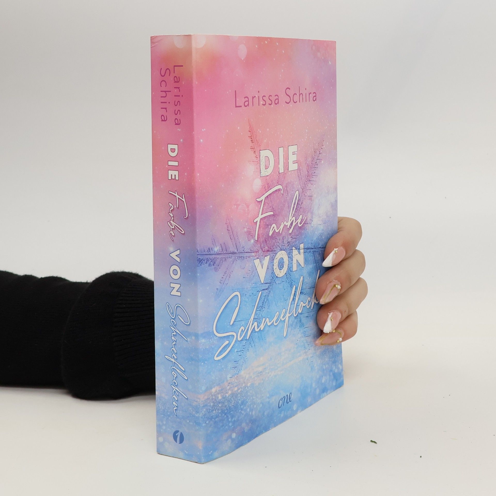 Larissa Schira Die Farbe von Schneeflocken