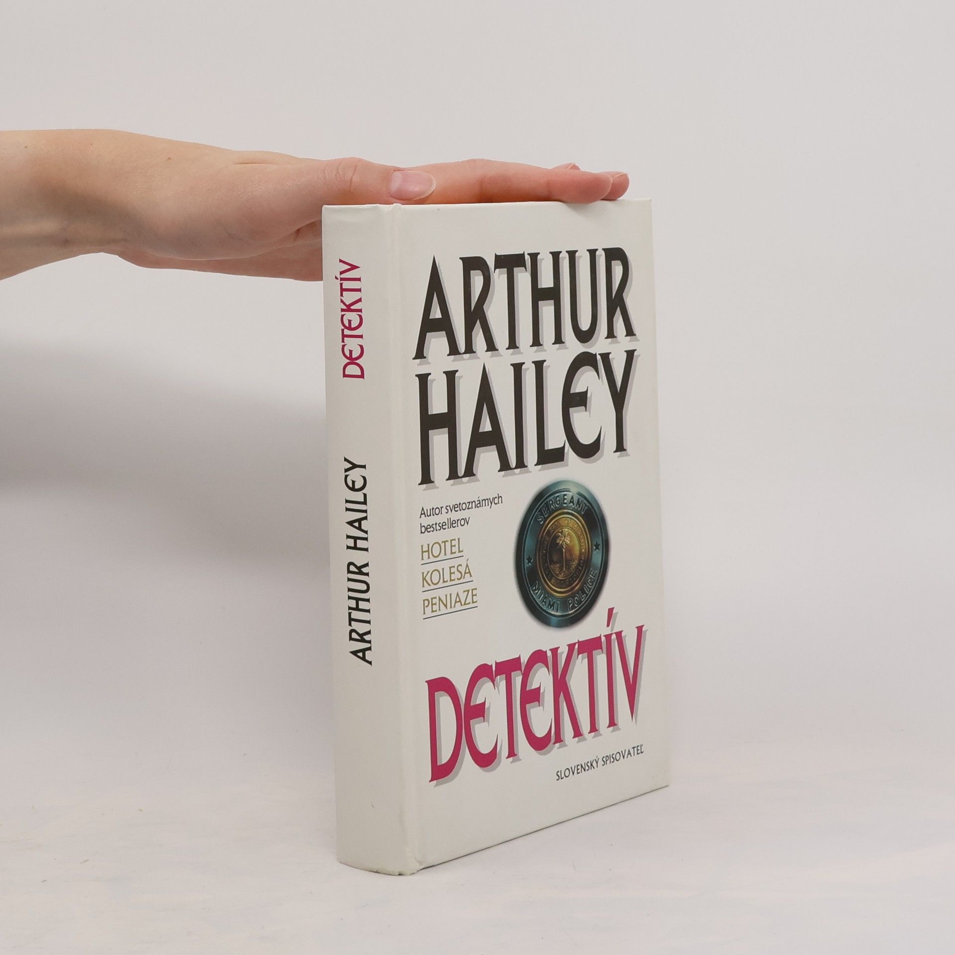 Arthur Hailey Detektív