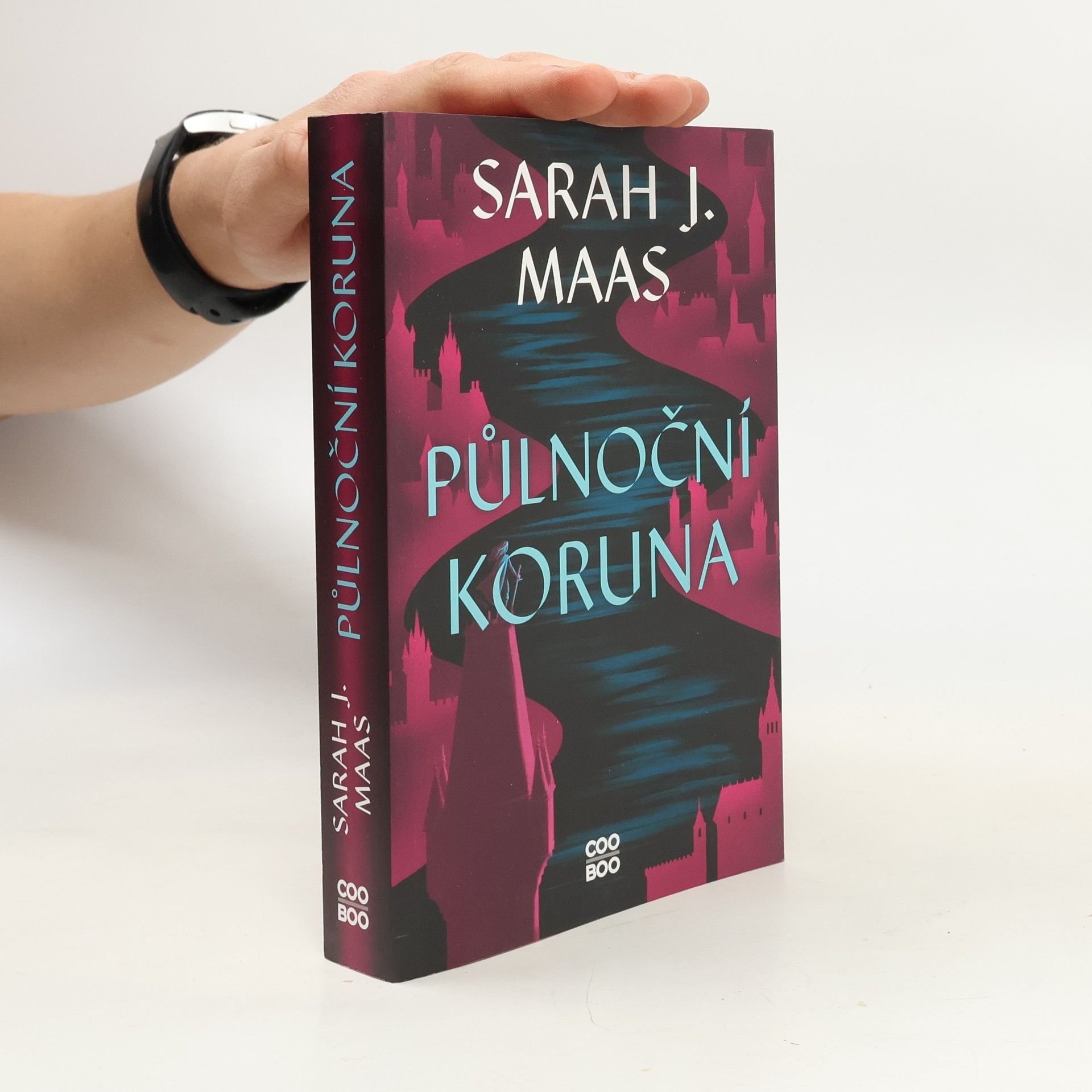 Sarah J. Maas Půlnoční koruna