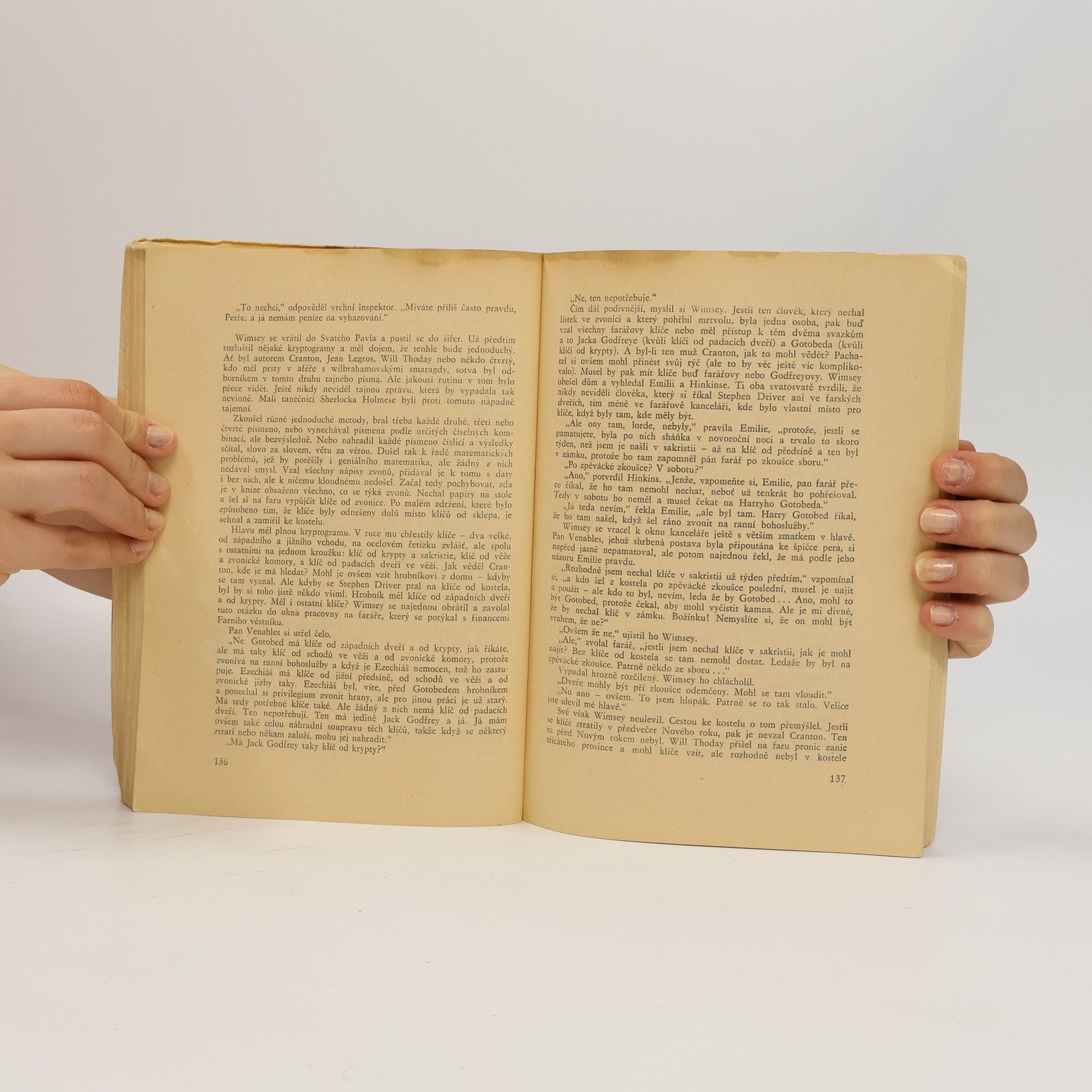 Dorothy L. Sayers Devět hran