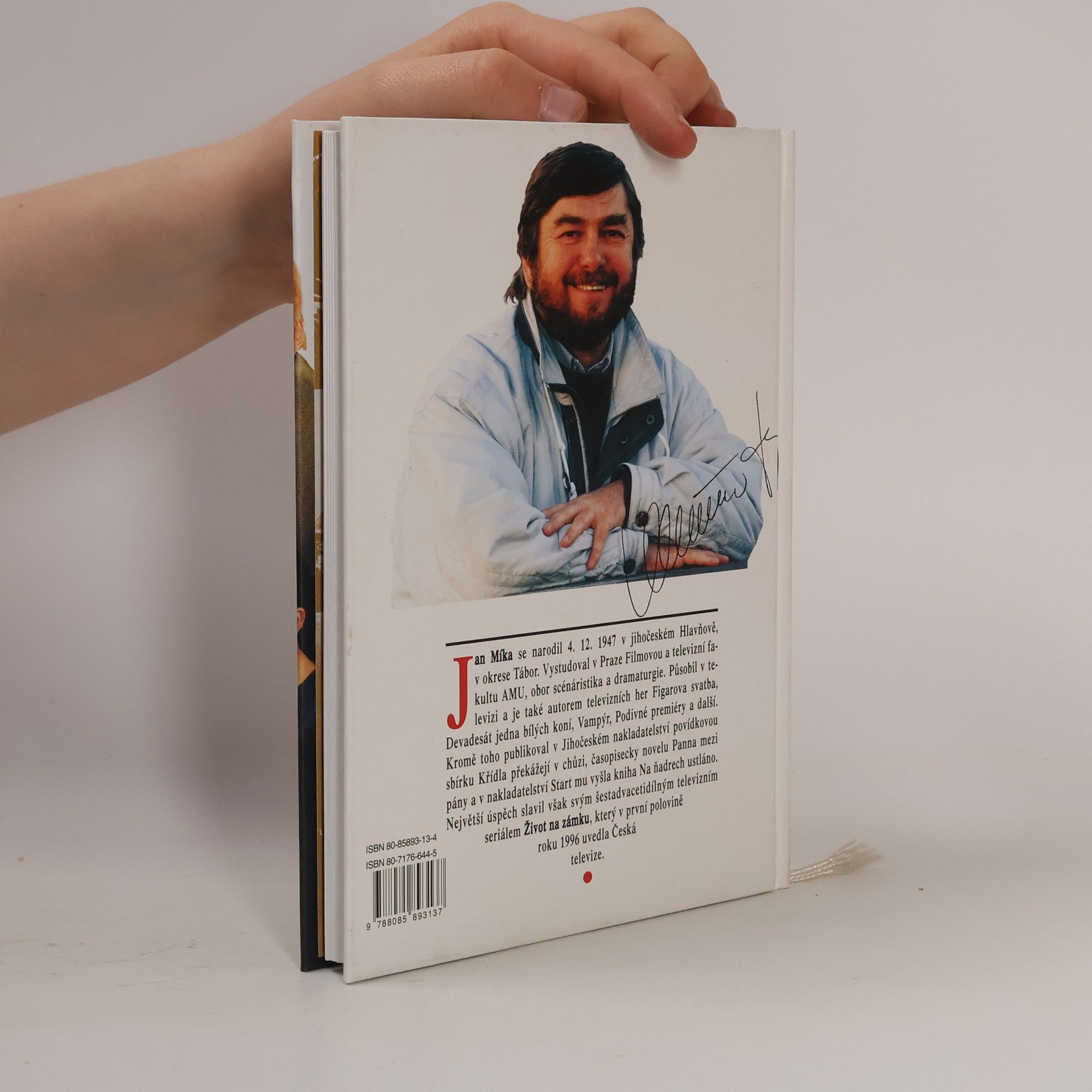 Jan Míka Život na zámku. Podle stejnojmenného televizního seriálu. Pokračování