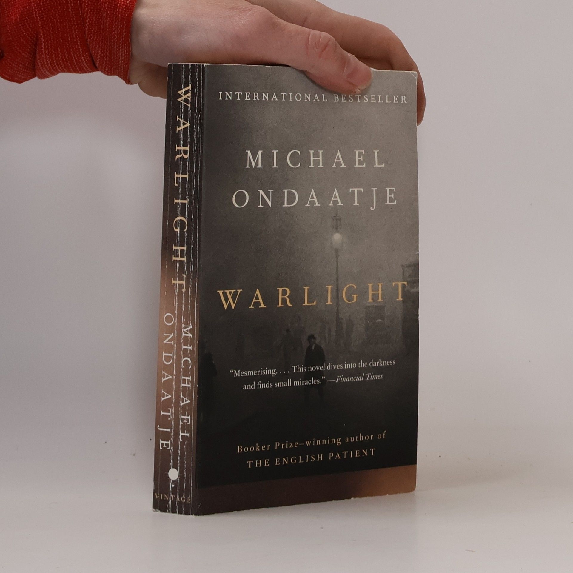 Michael Ondaatje Warlight
