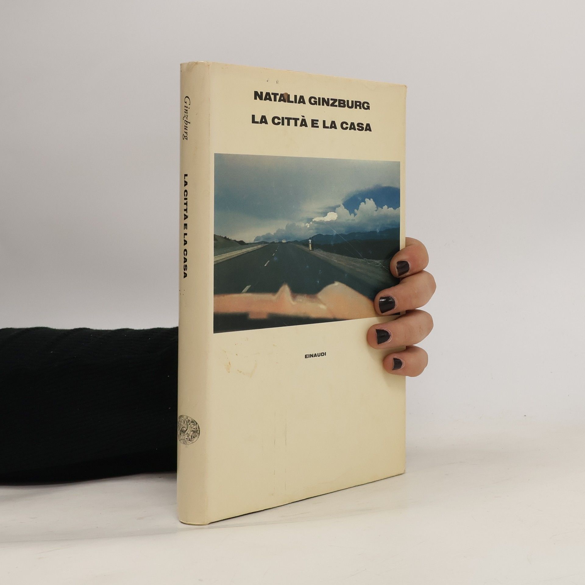 Natalia Ginzburg La città e la casa