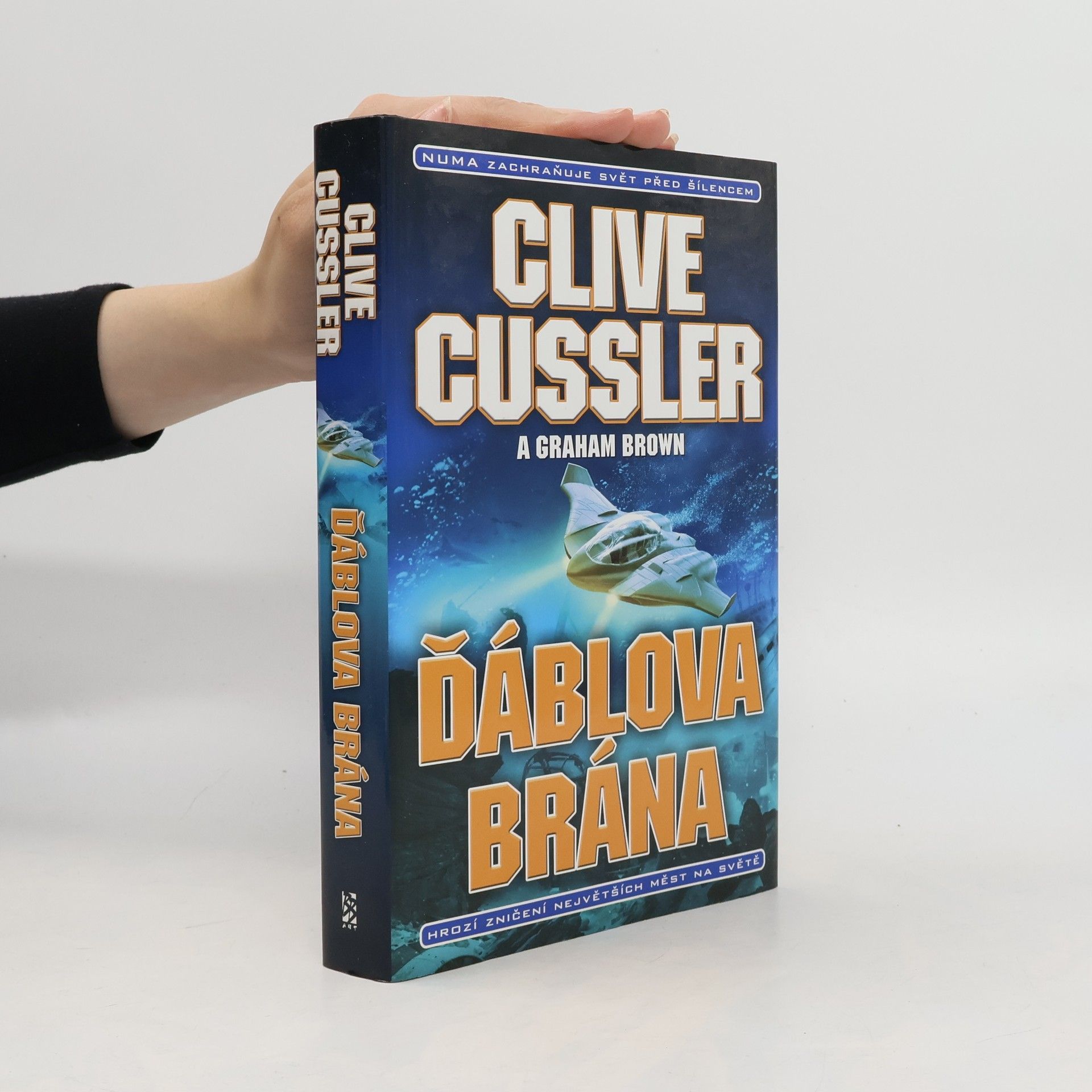 Clive Cussler Ďáblova brána: Román z řady Akta Numa