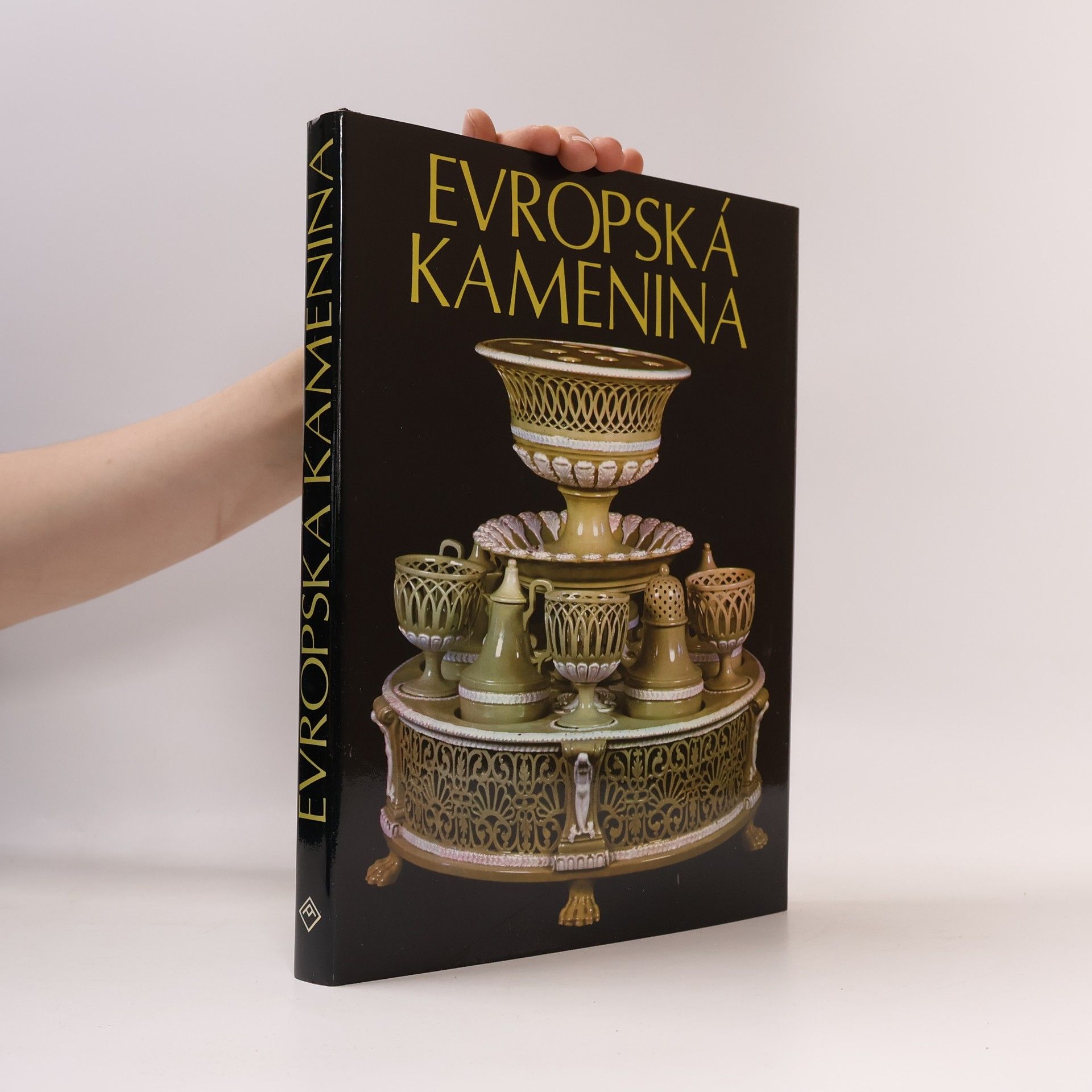 Jana Kybalová Evropská kamenina