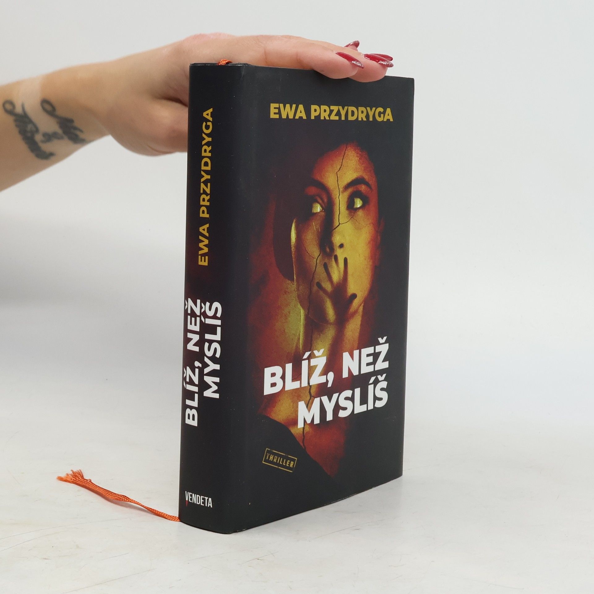 Ewa Przydryga Blíž, než myslíš