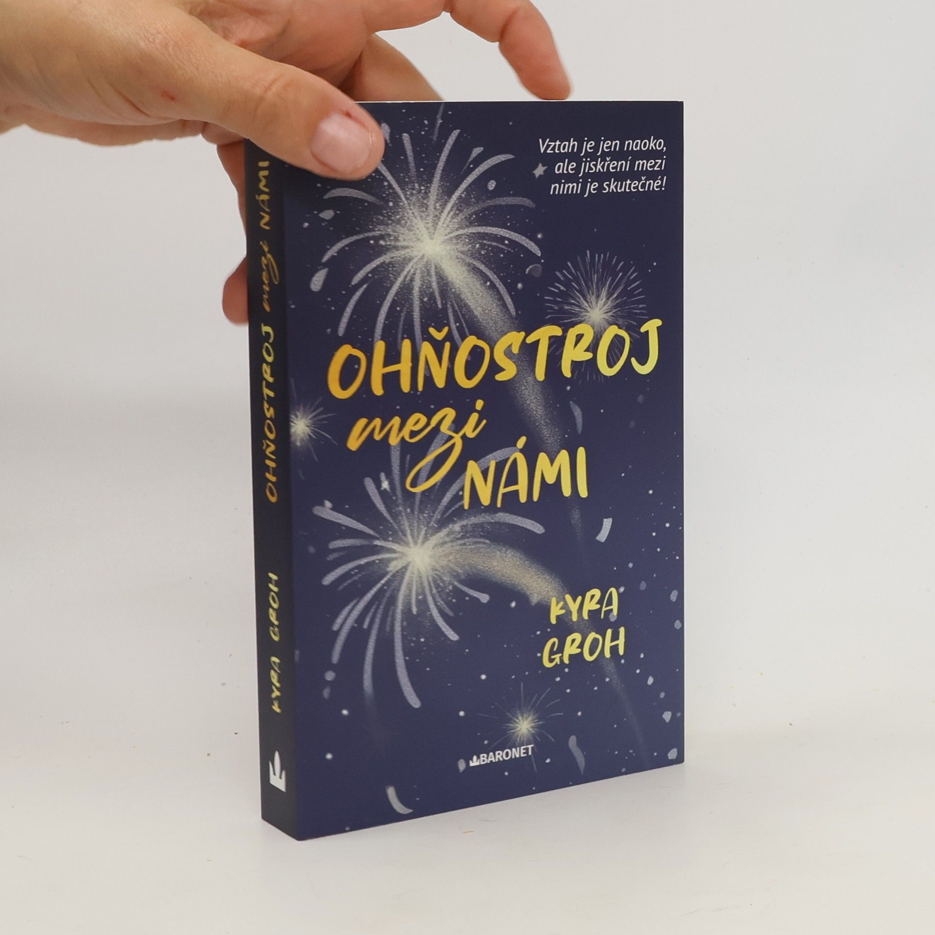 Kyra Groh Ohňostroj mezi námi