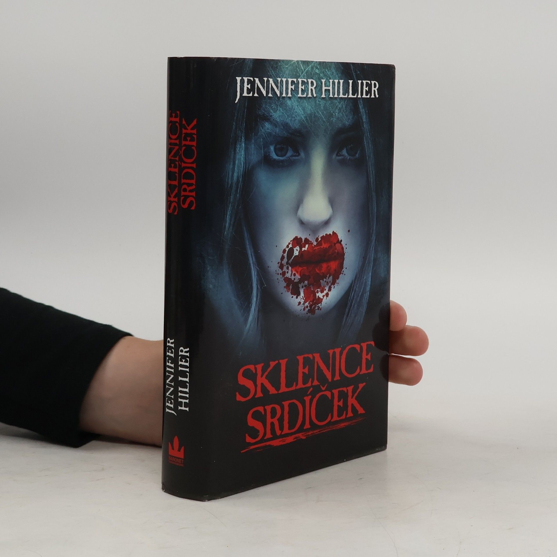 Jennifer Hillier Sklenice srdíček