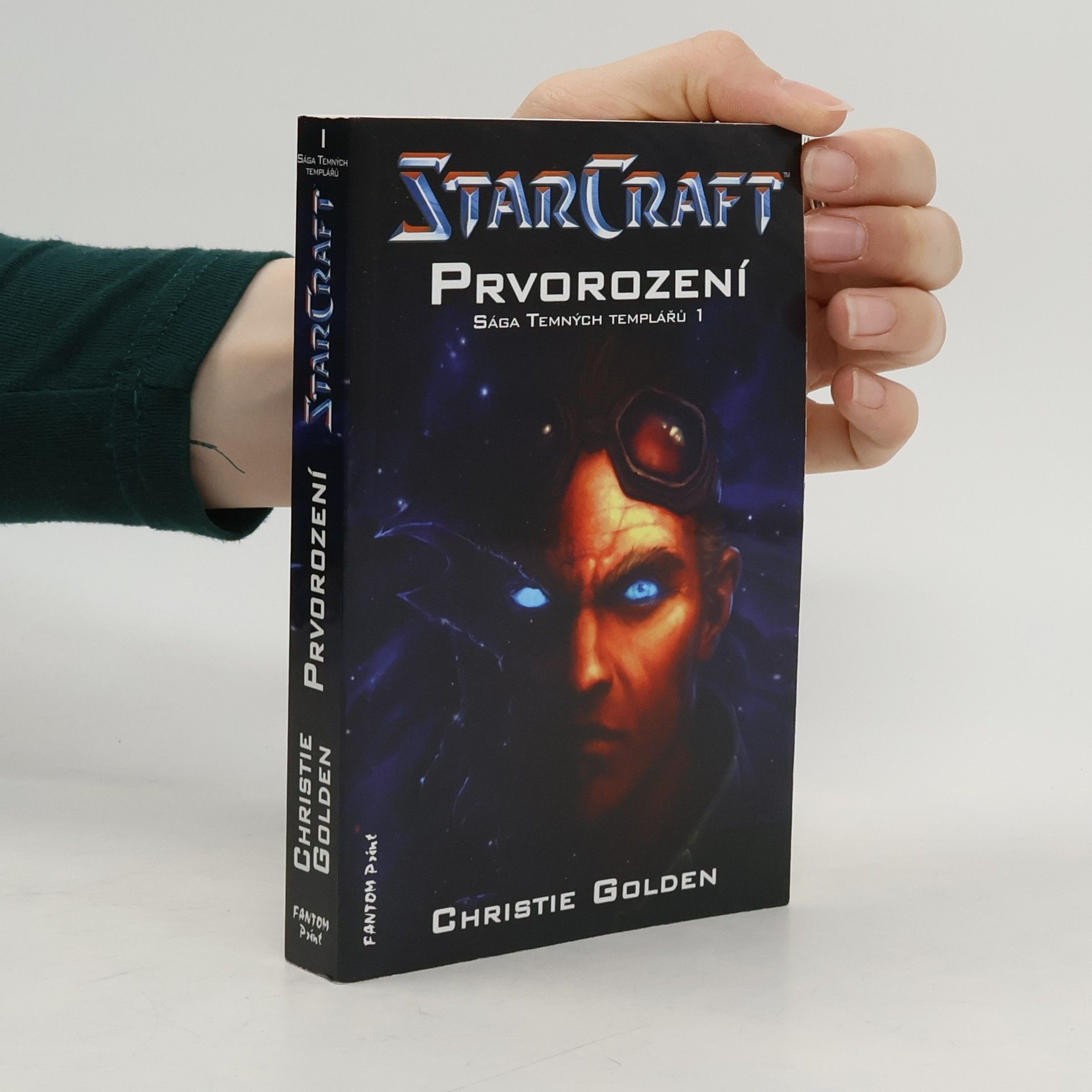Christie Golden Sága temných templářů. 1. díl, Prvorození