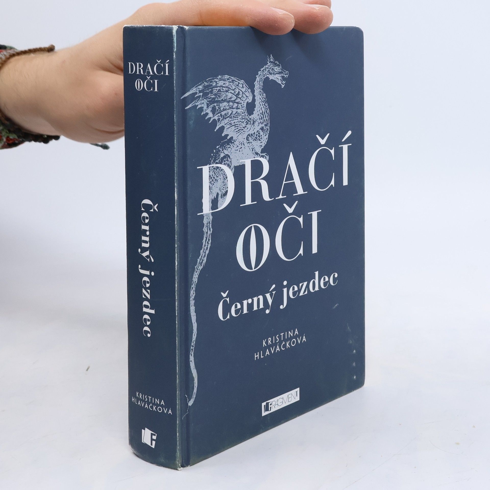 Kristina Hlaváčková Dračí oči. Černý jezdec