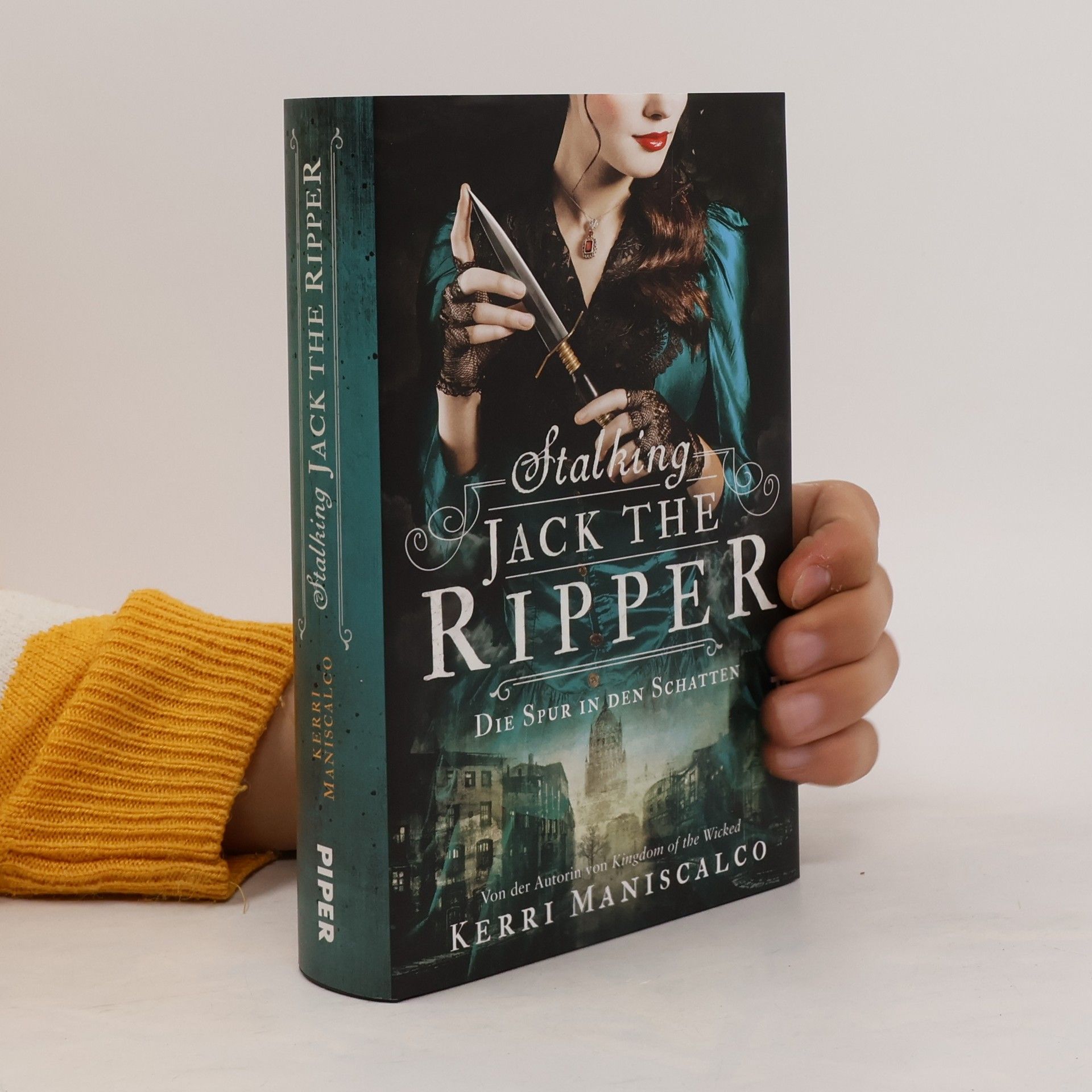 Kerri Maniscalco Stalking Jack the Ripper