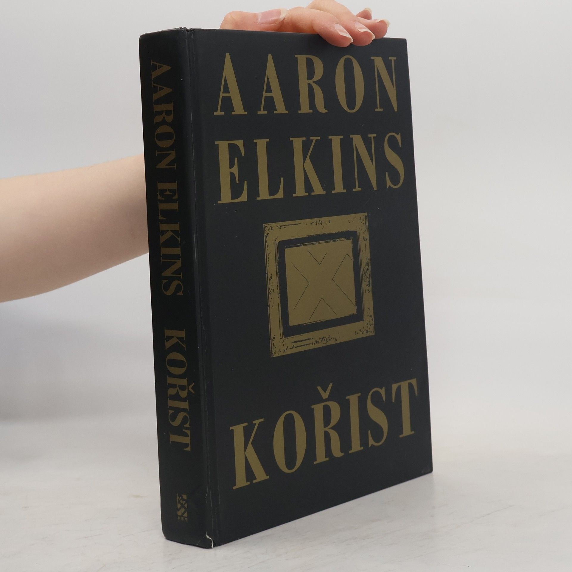 Aaron Elkins Kořist
