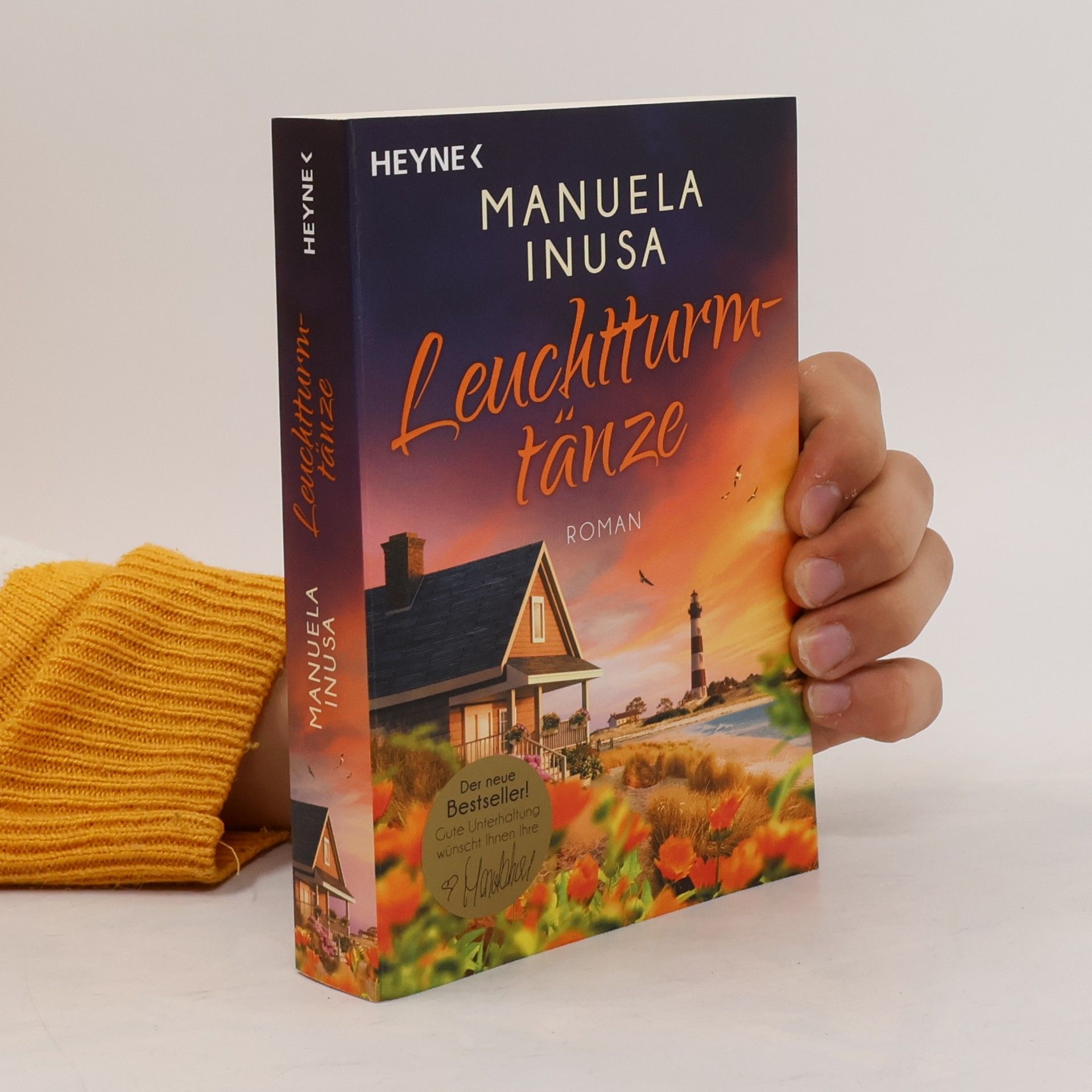 Manuela Inusa Coastlines - 3: Leuchtturmtänze