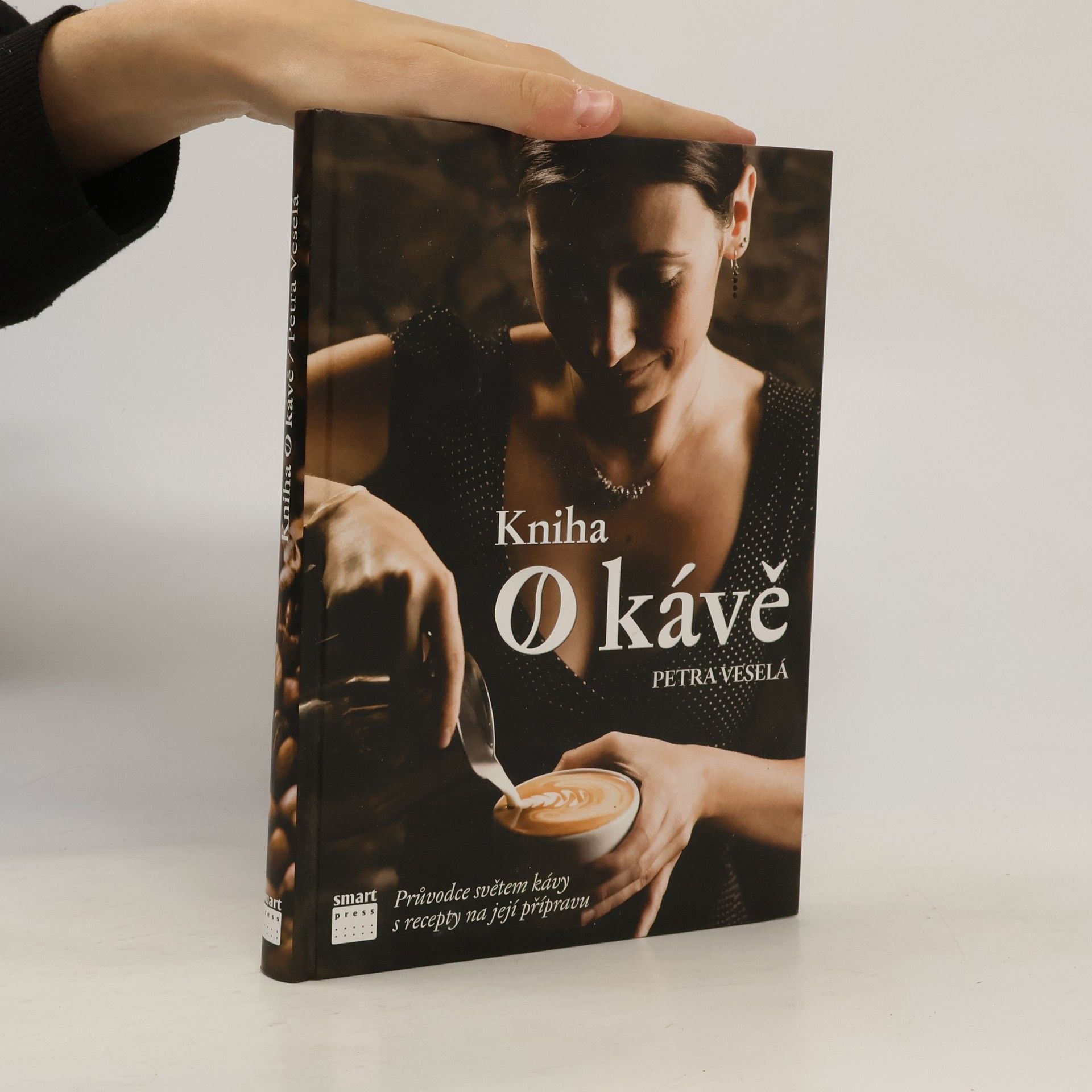Petra Davies Veselá Kniha o kávě. Průvodce světem kávy s recepty na její přípravu