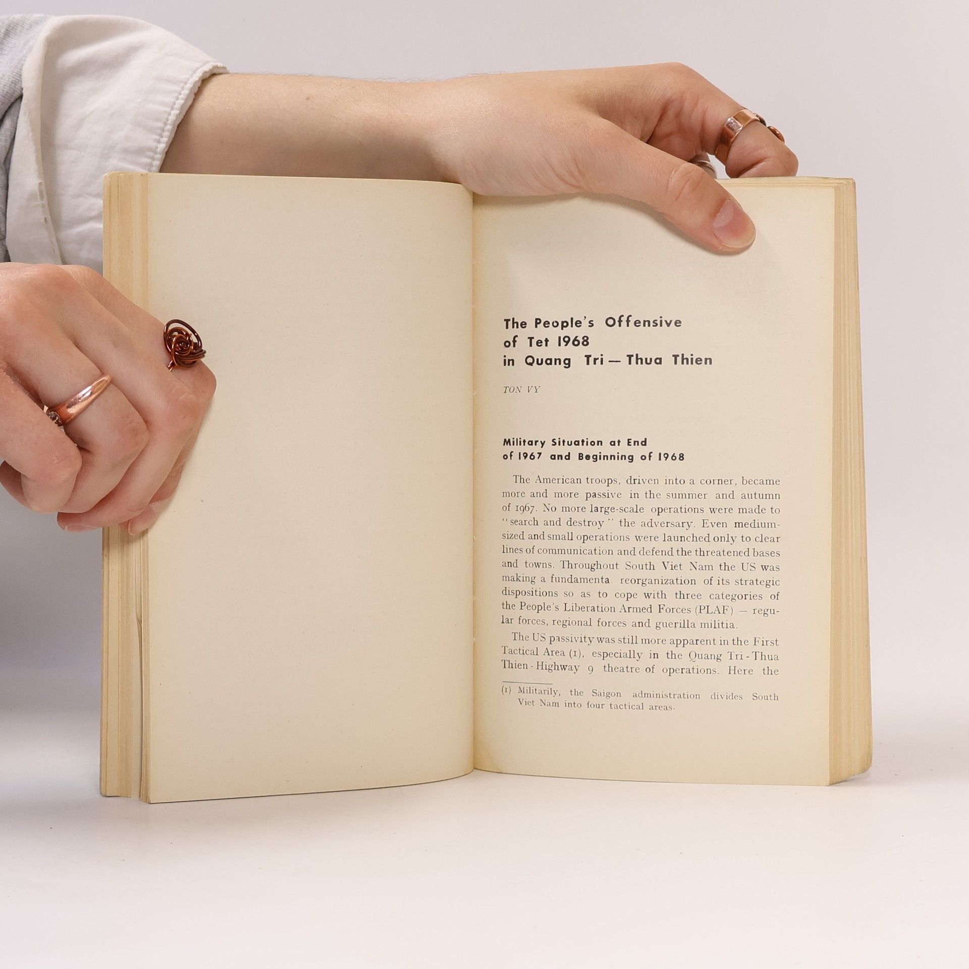Kolektiv autorů Vietnamese Studies No. 37: Hue - Past and Present