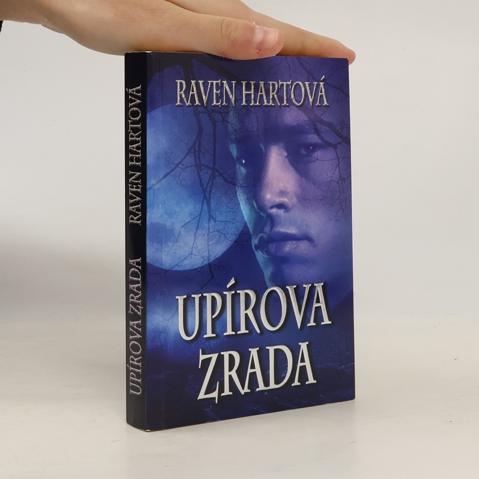 Raven Hart Upírova zrada