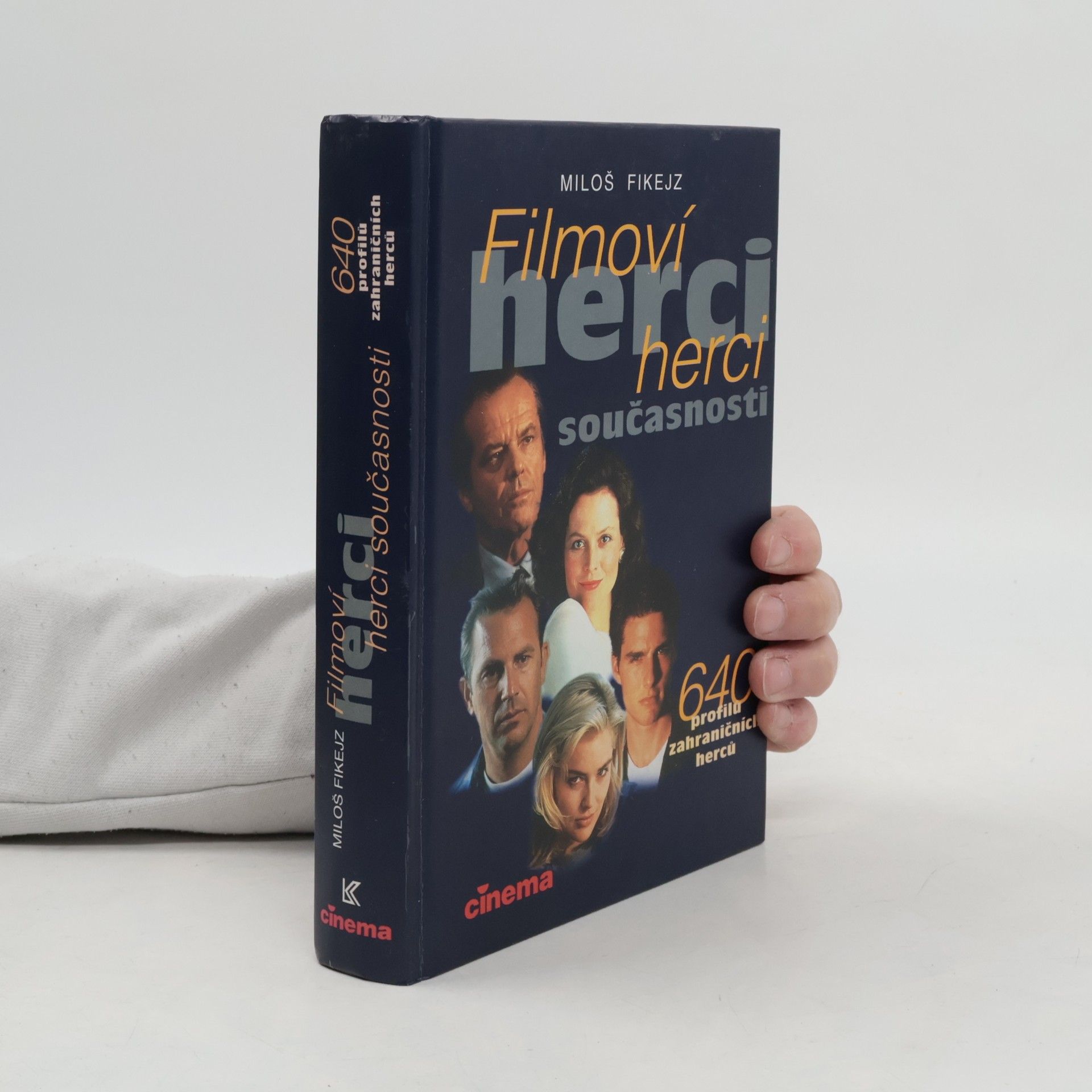 Roland Schür Filmoví herci současnosti. 640 profilů zahraničních herců